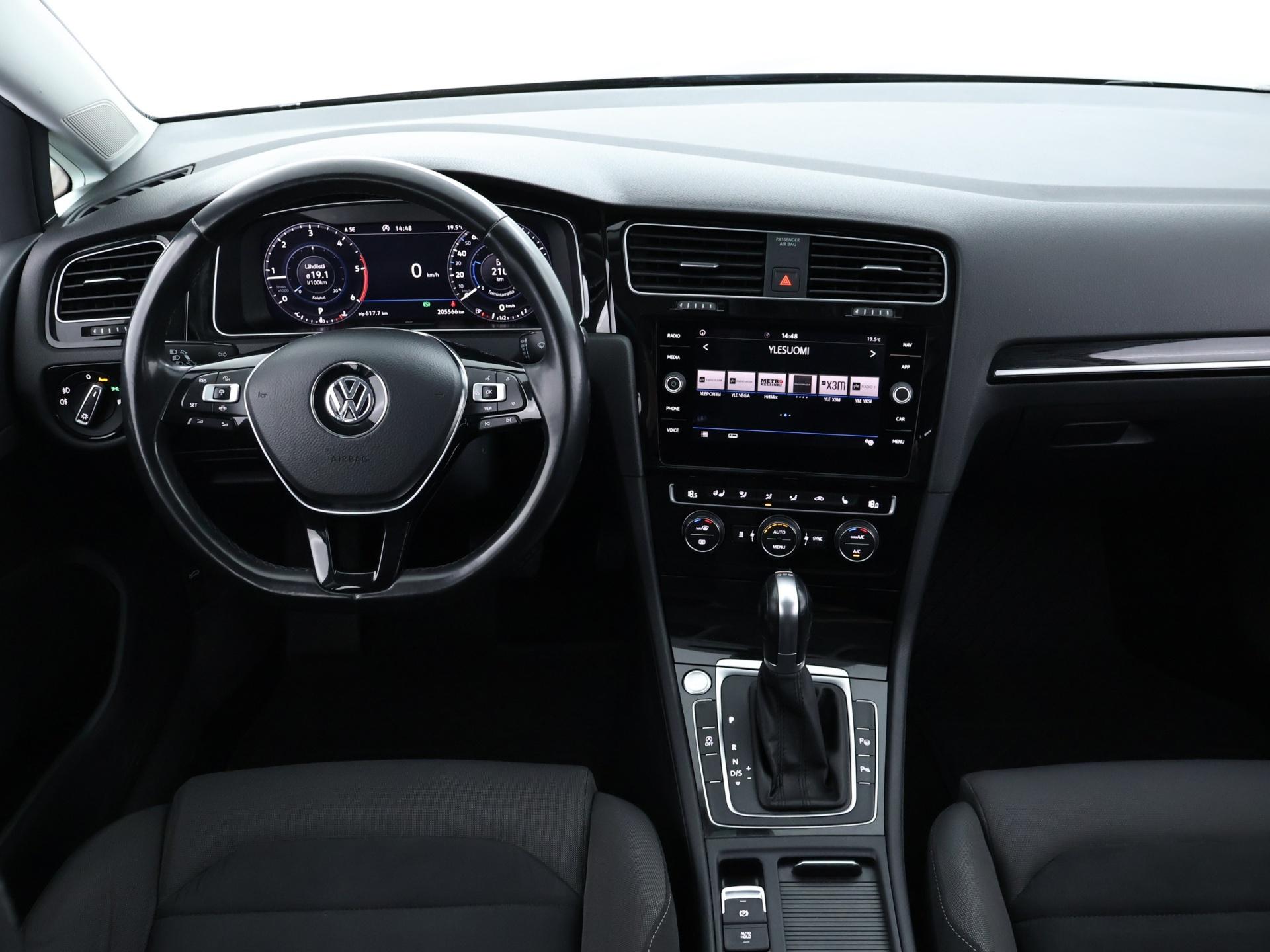 VOLKSWAGEN Golf 2019