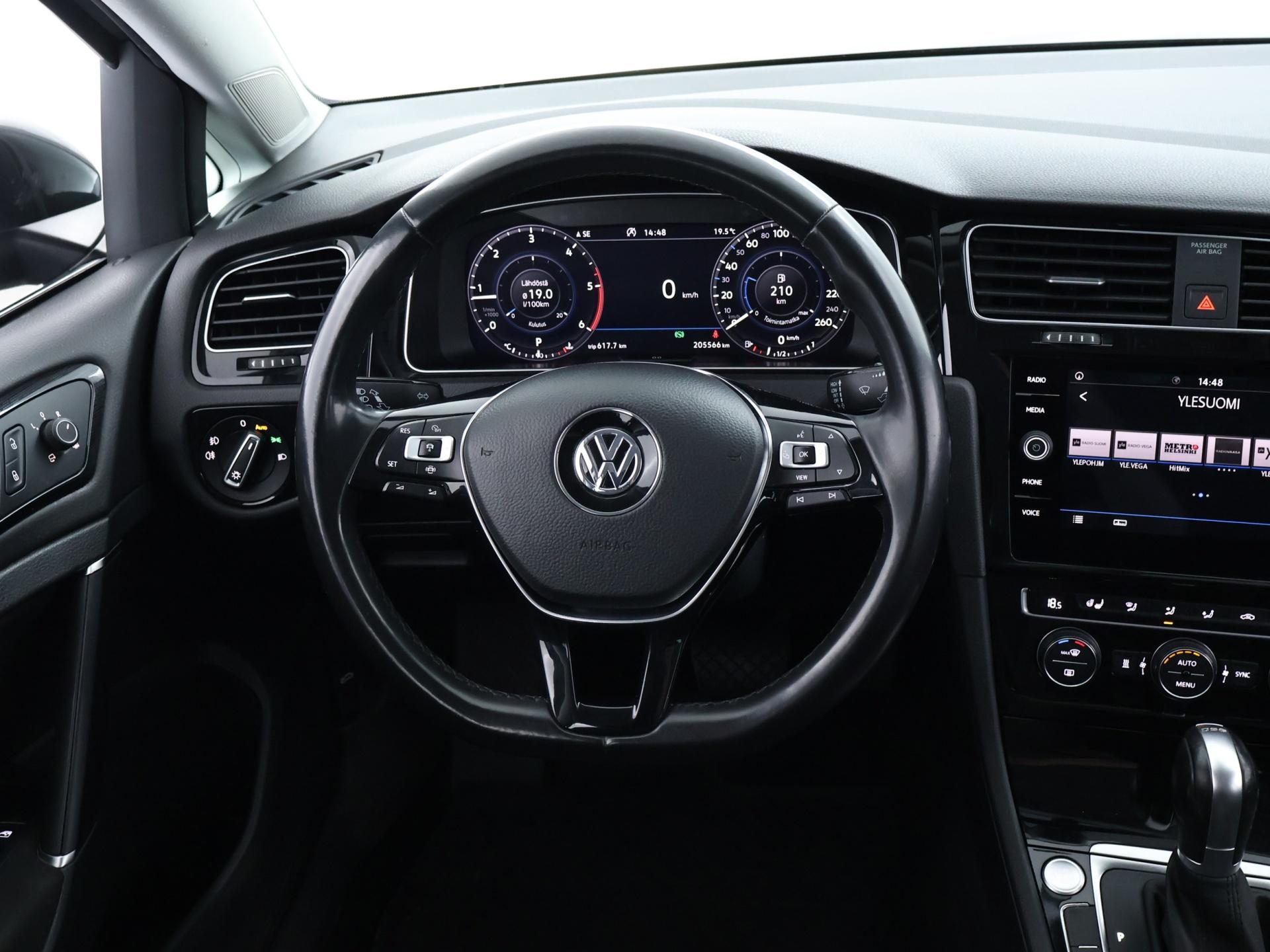 VOLKSWAGEN Golf 2019