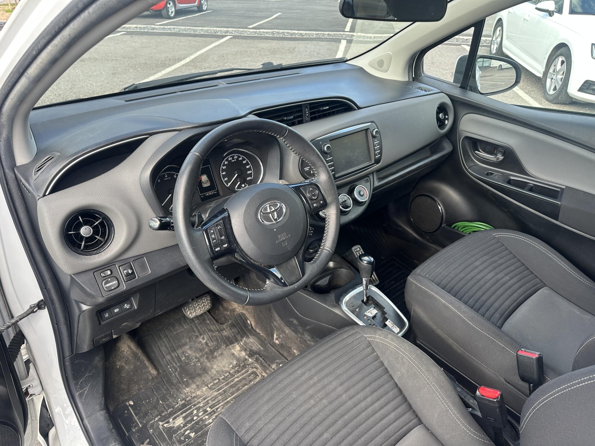 TOYOTA Yaris 2019
