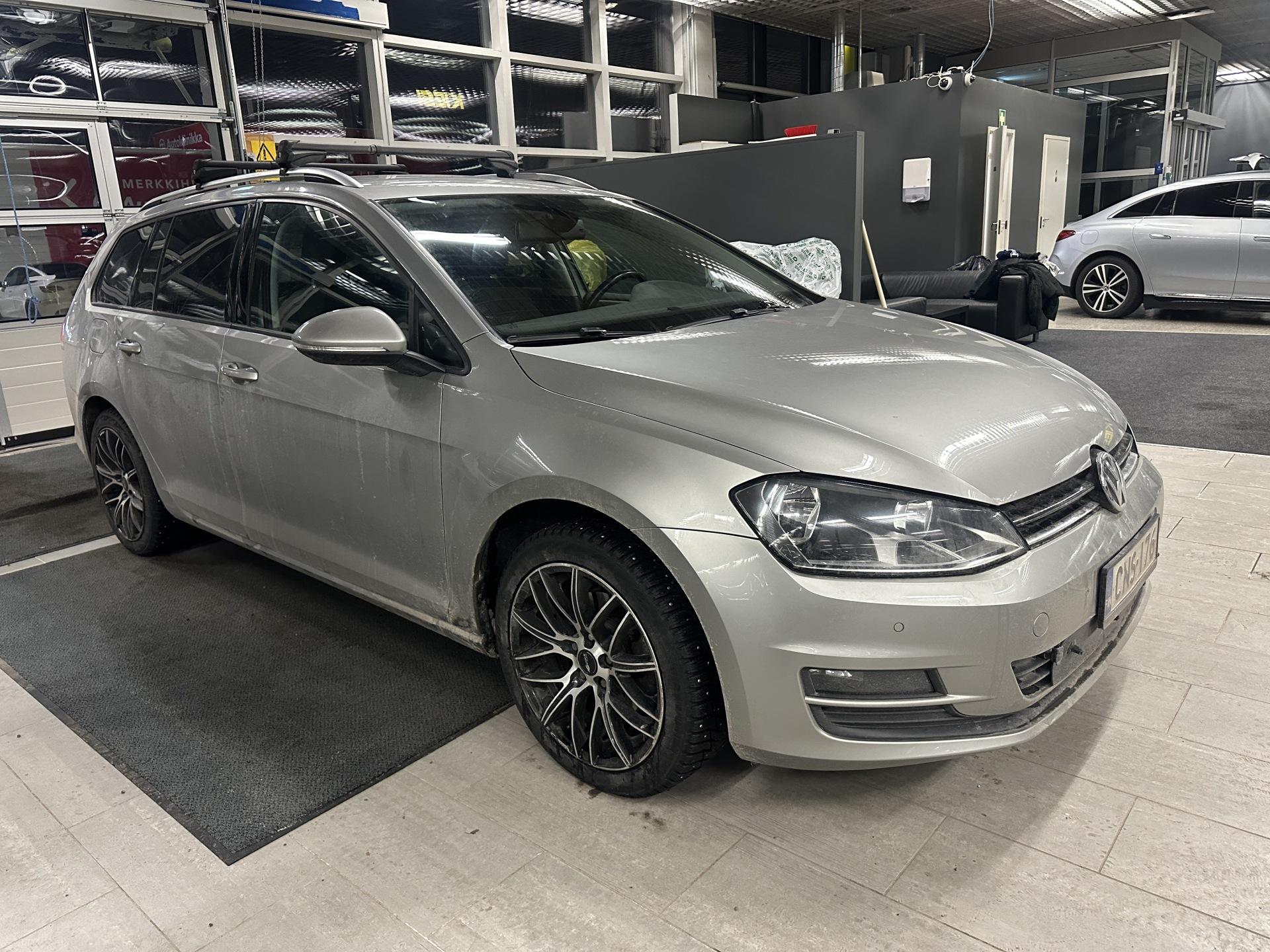 VOLKSWAGEN Golf 2015