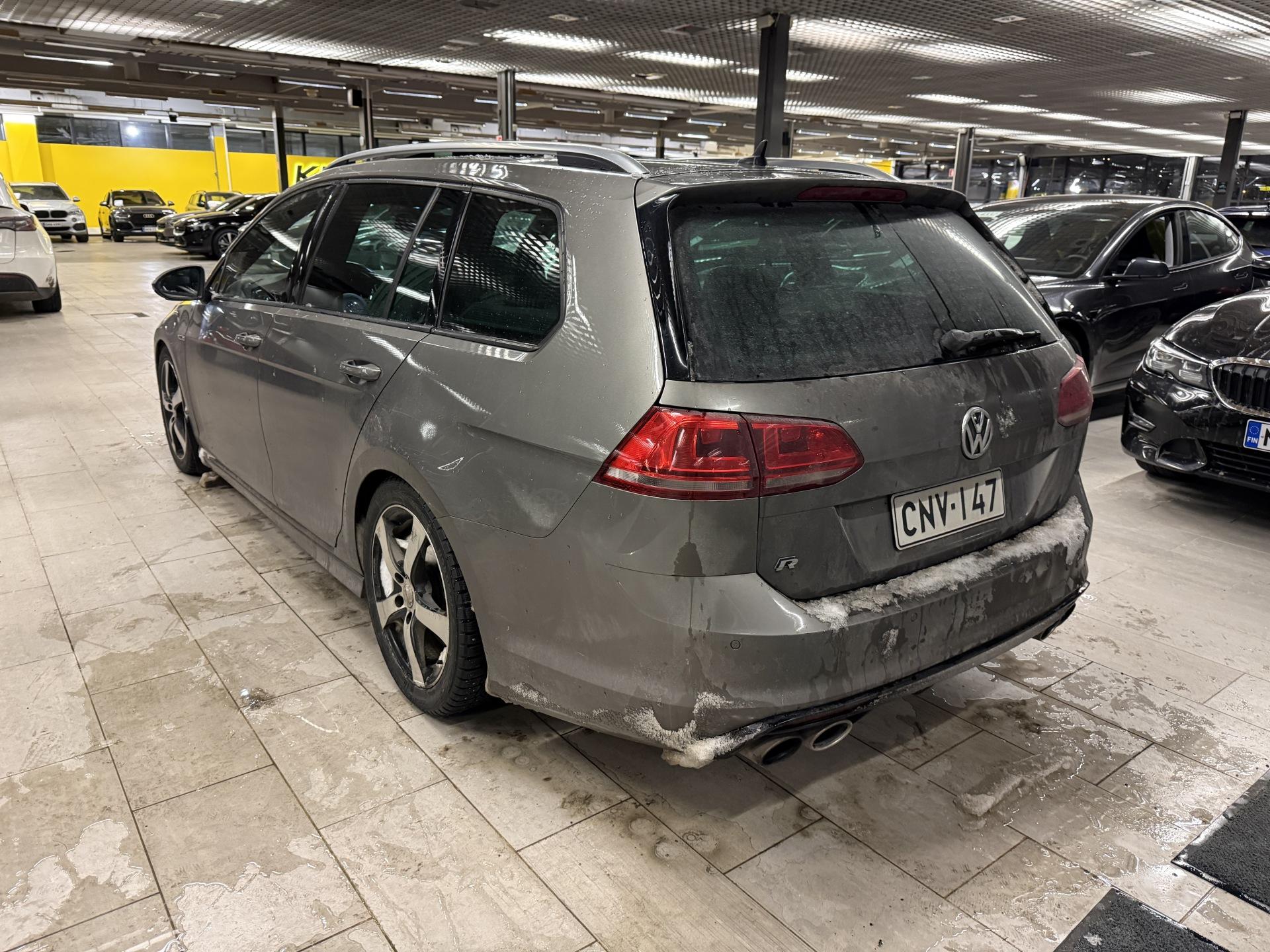 VOLKSWAGEN Golf 2015