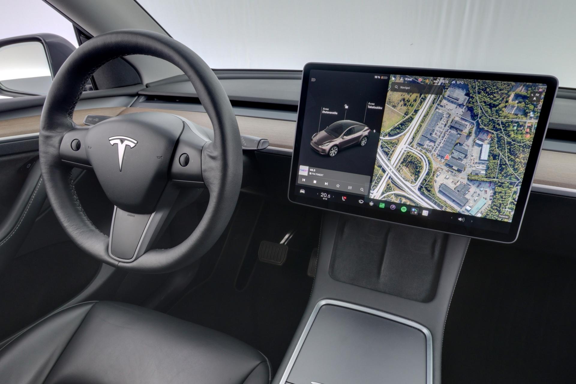 TESLA Model Y 2021