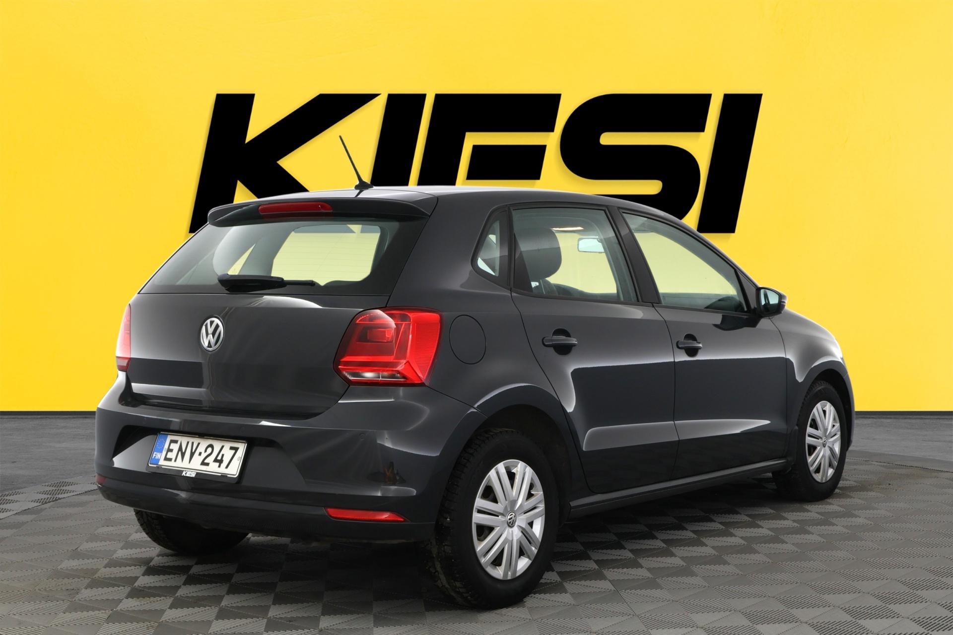 VOLKSWAGEN Polo 2015
