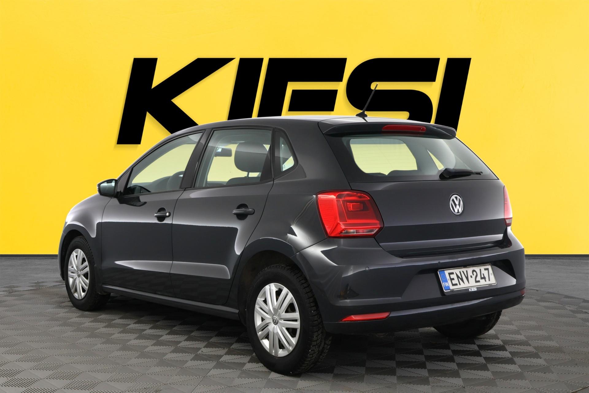 VOLKSWAGEN Polo 2015