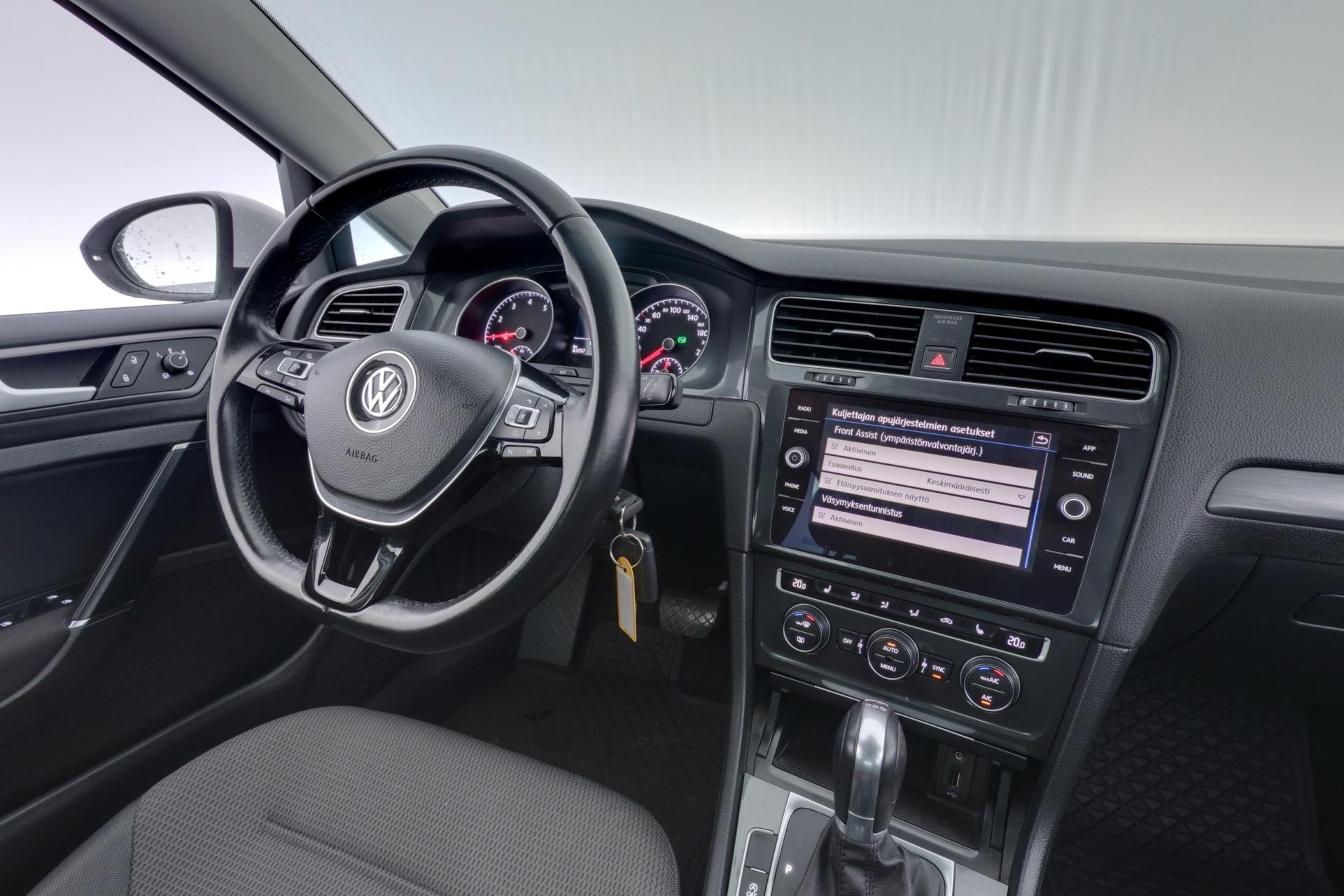 VOLKSWAGEN Golf 2017