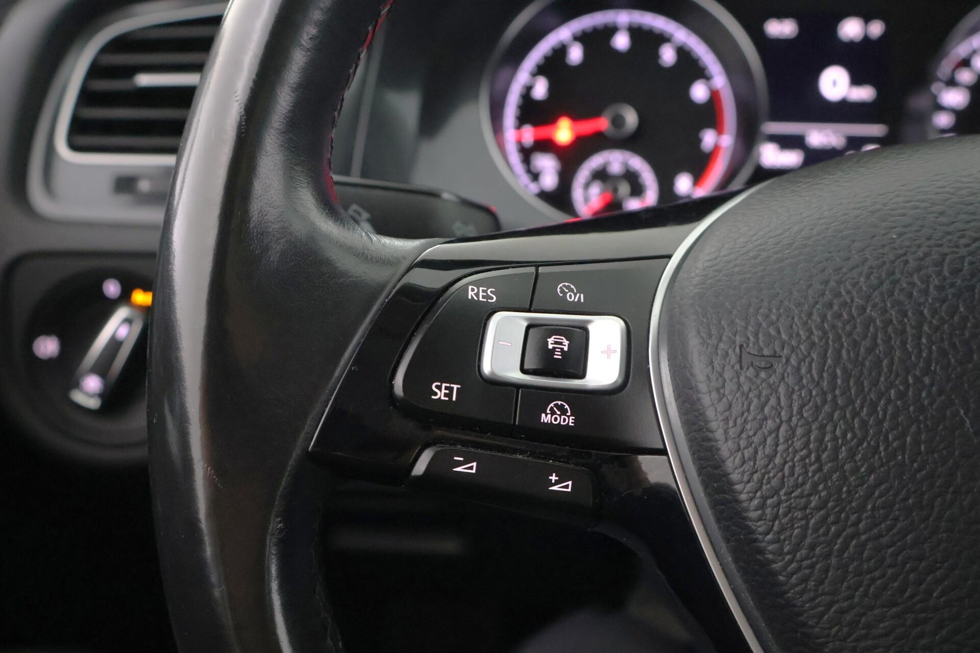 VOLKSWAGEN Golf 2017