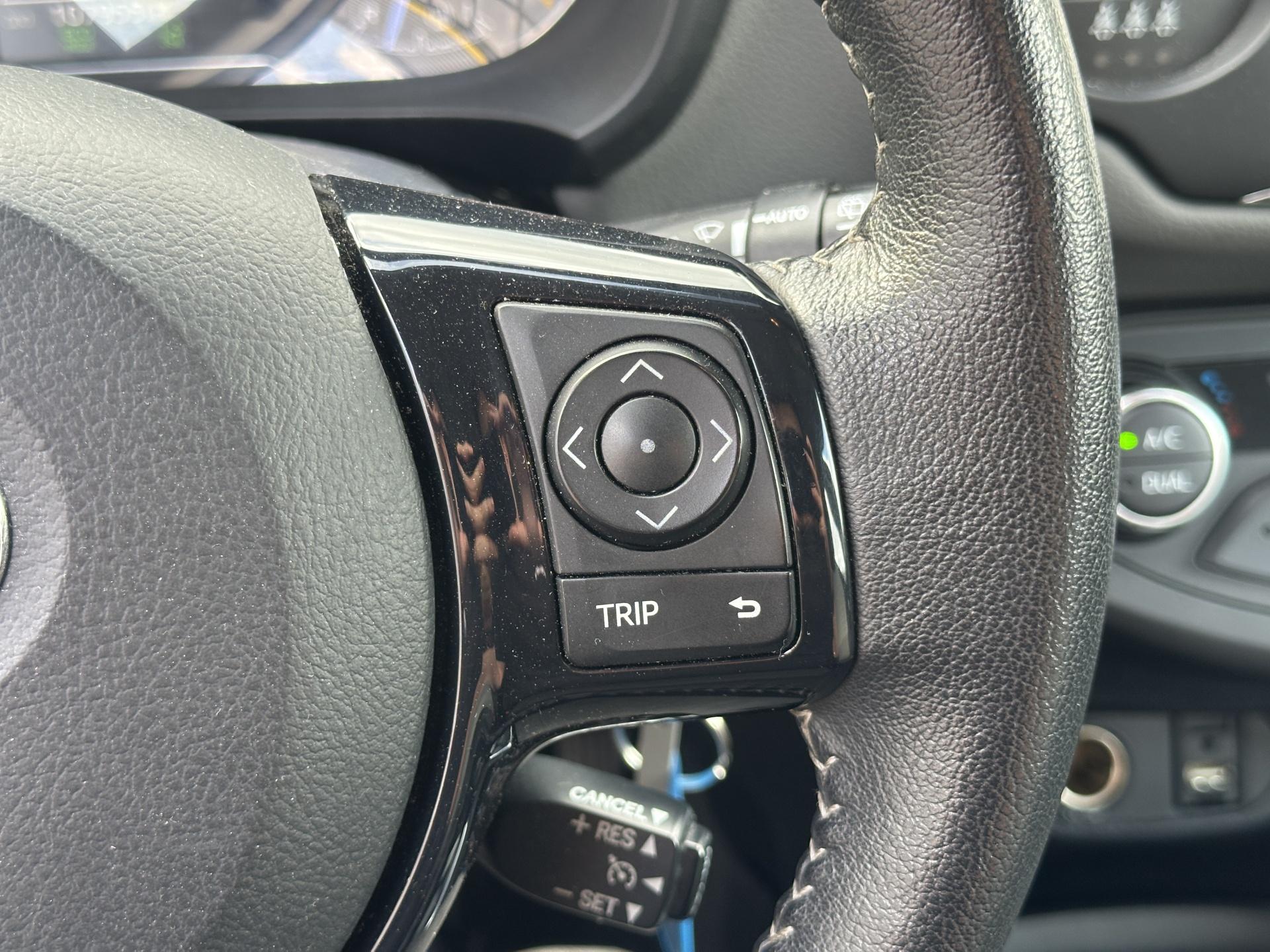 TOYOTA Yaris 2018