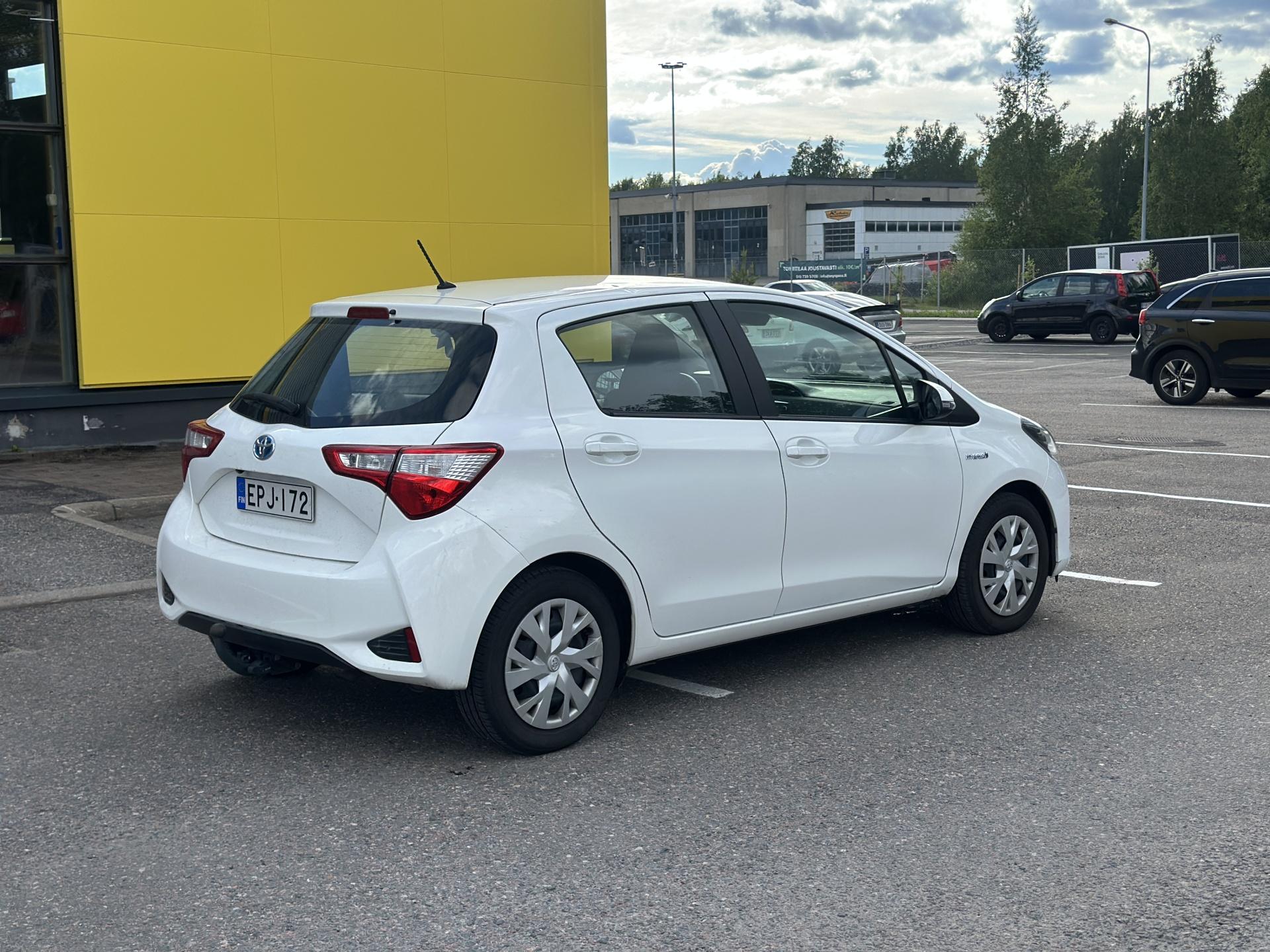 TOYOTA Yaris 2018