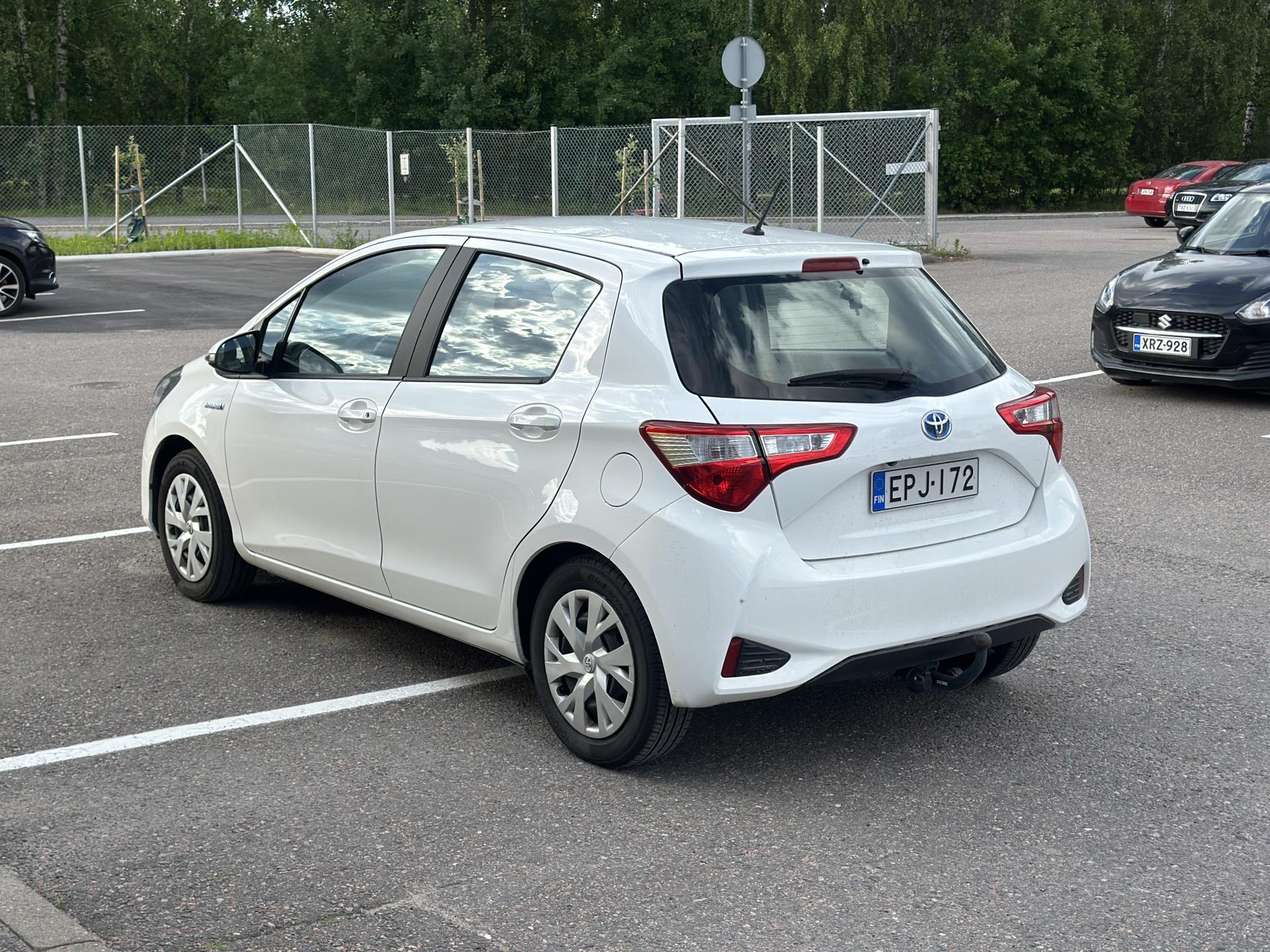 TOYOTA Yaris 2018