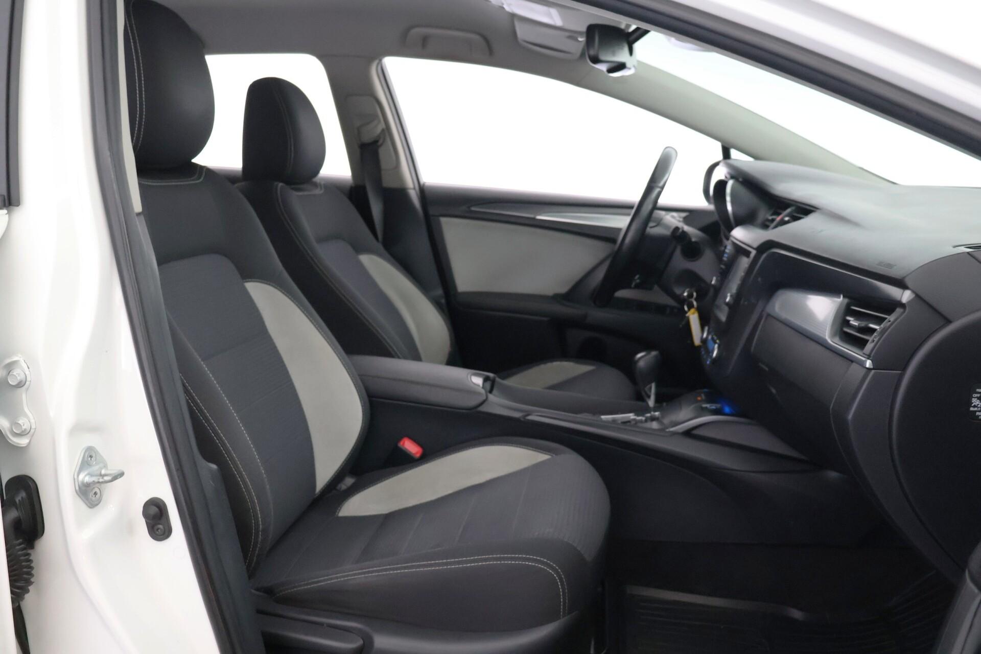 TOYOTA Avensis 2018