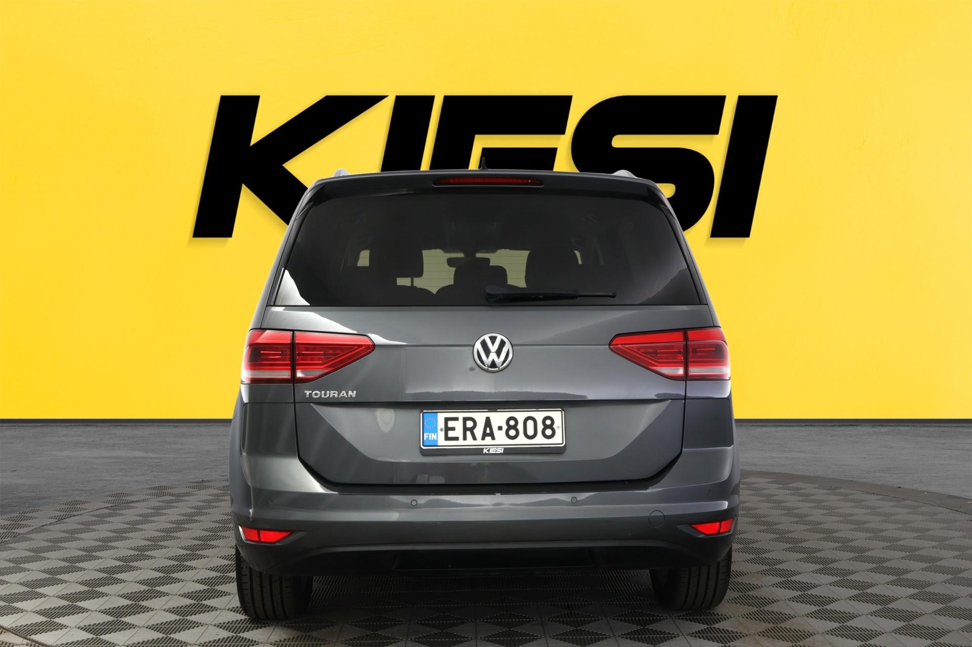 VOLKSWAGEN Touran 2019