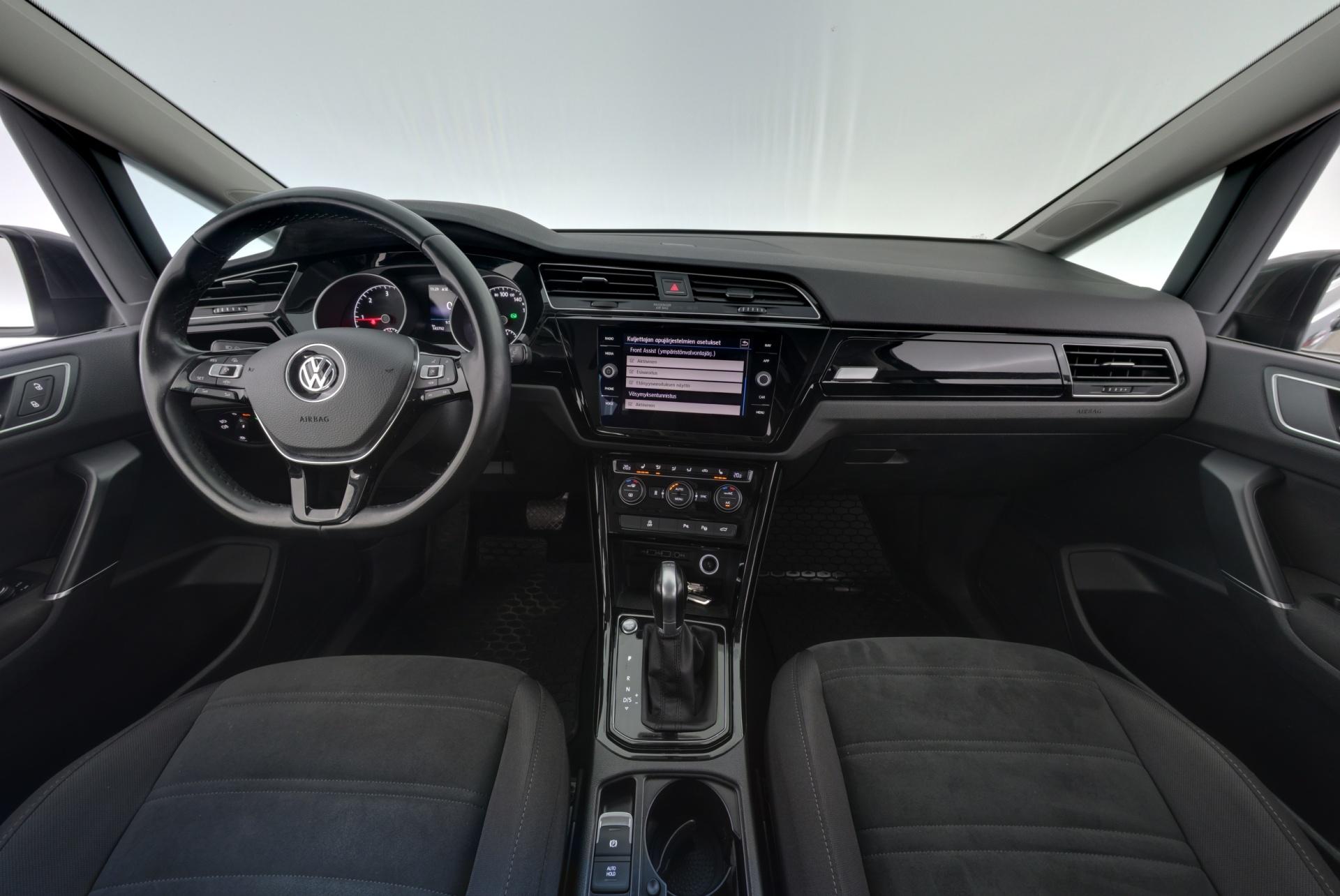 VOLKSWAGEN Touran 2019