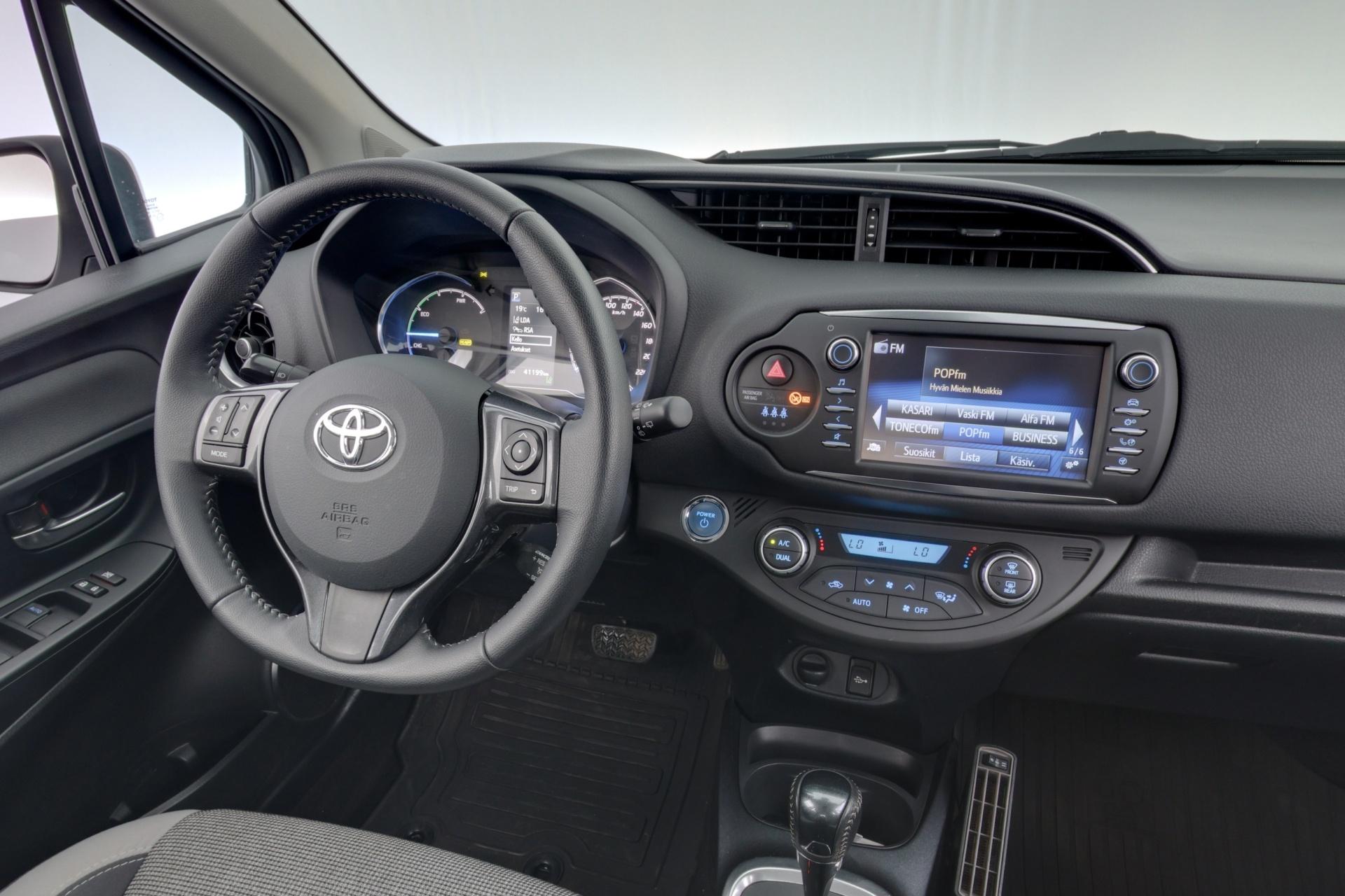 TOYOTA Yaris 2019