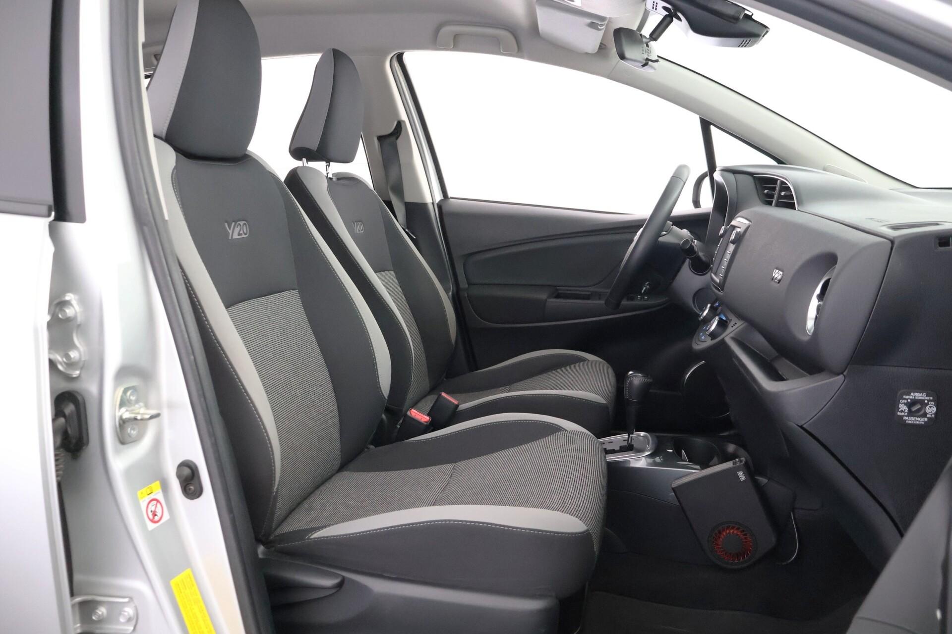 TOYOTA Yaris 2019
