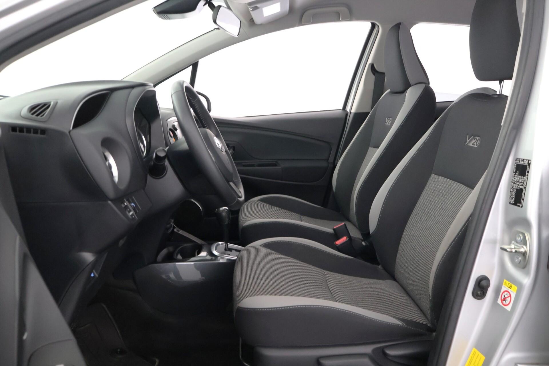 TOYOTA Yaris 2019