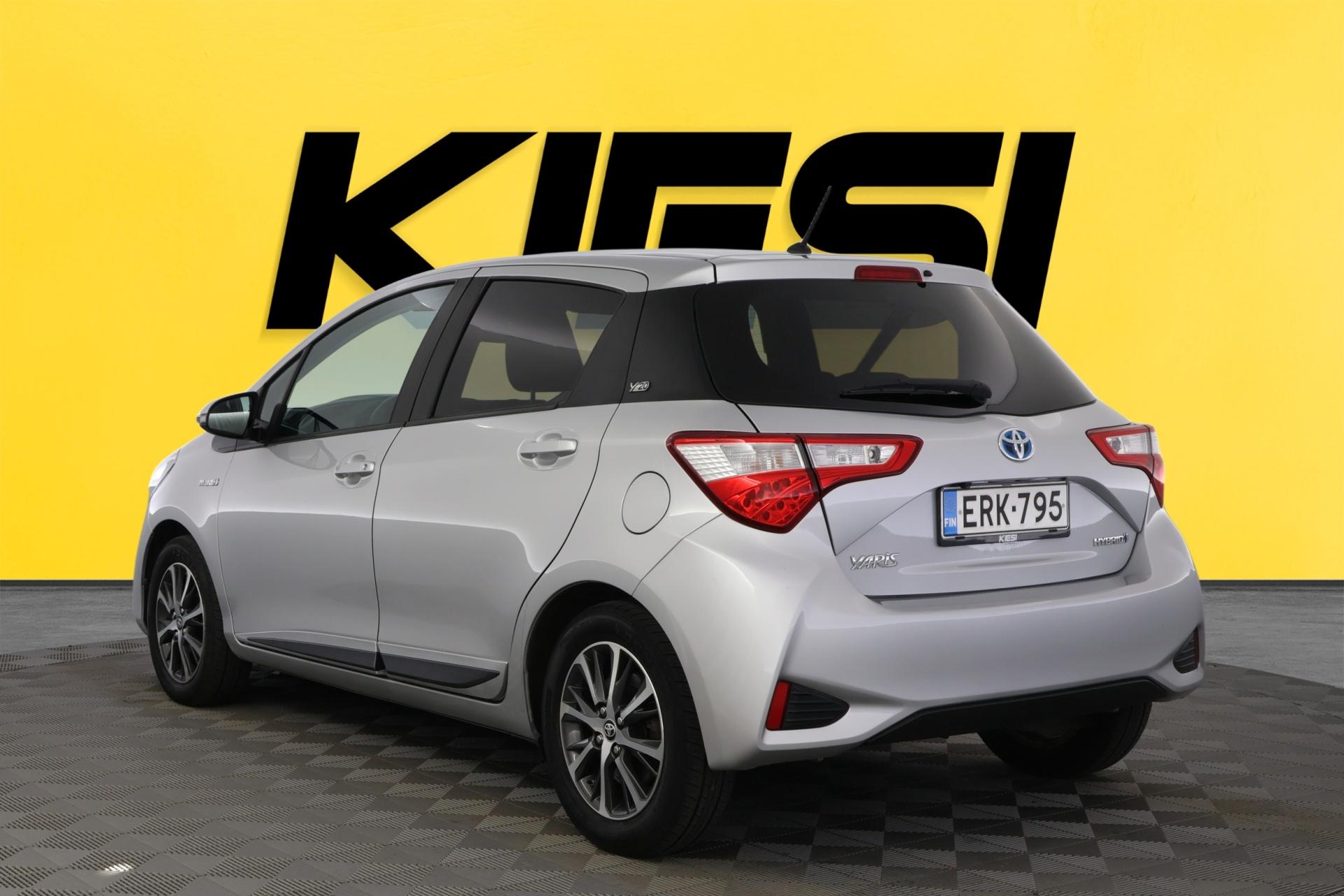 TOYOTA Yaris 2019