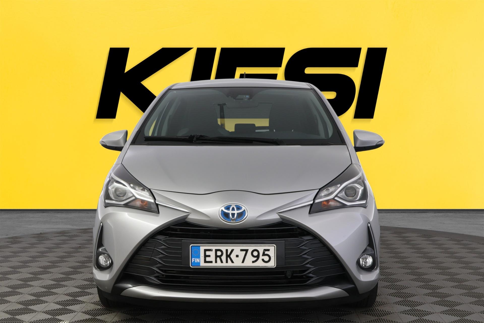 TOYOTA Yaris 2019