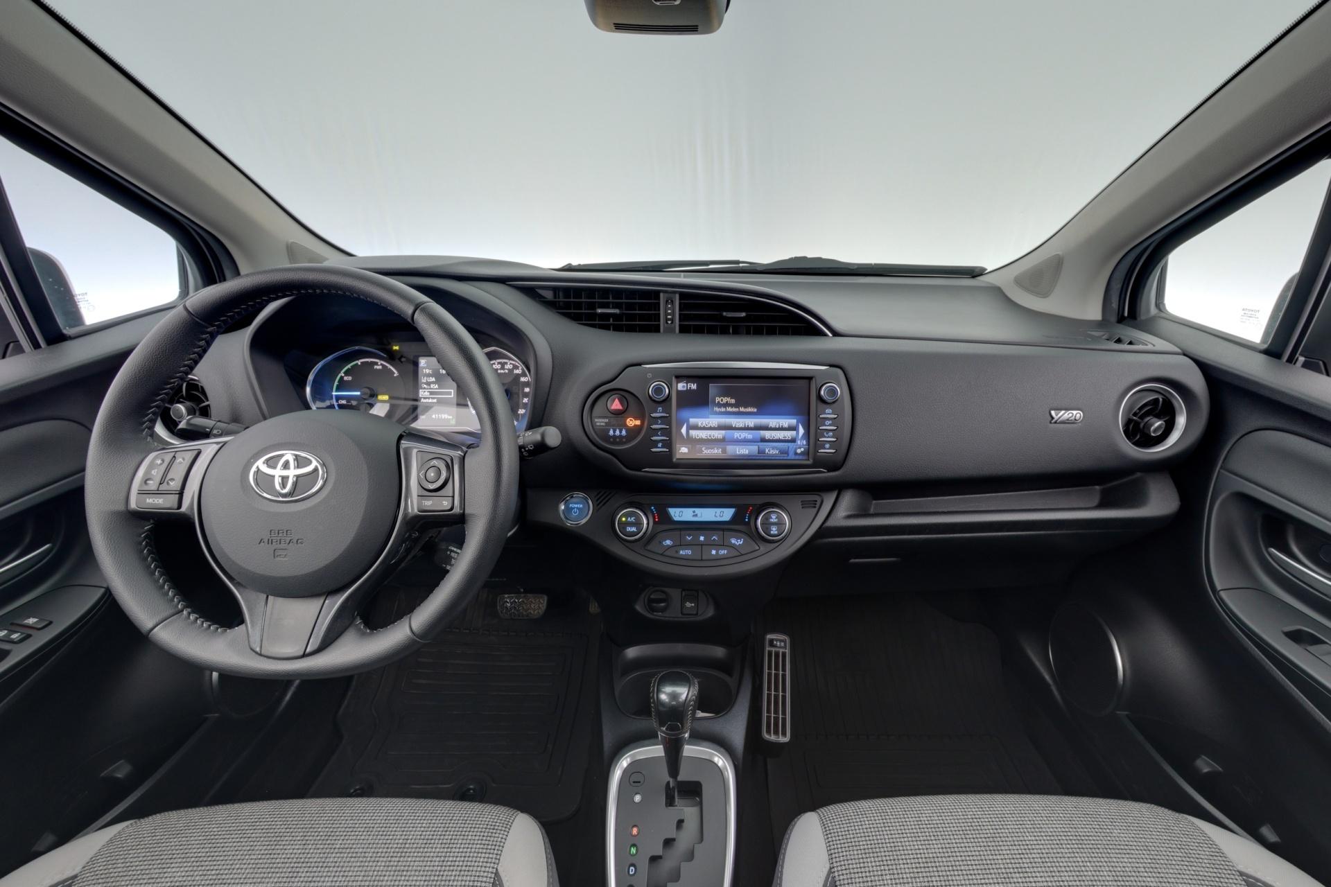 TOYOTA Yaris 2019
