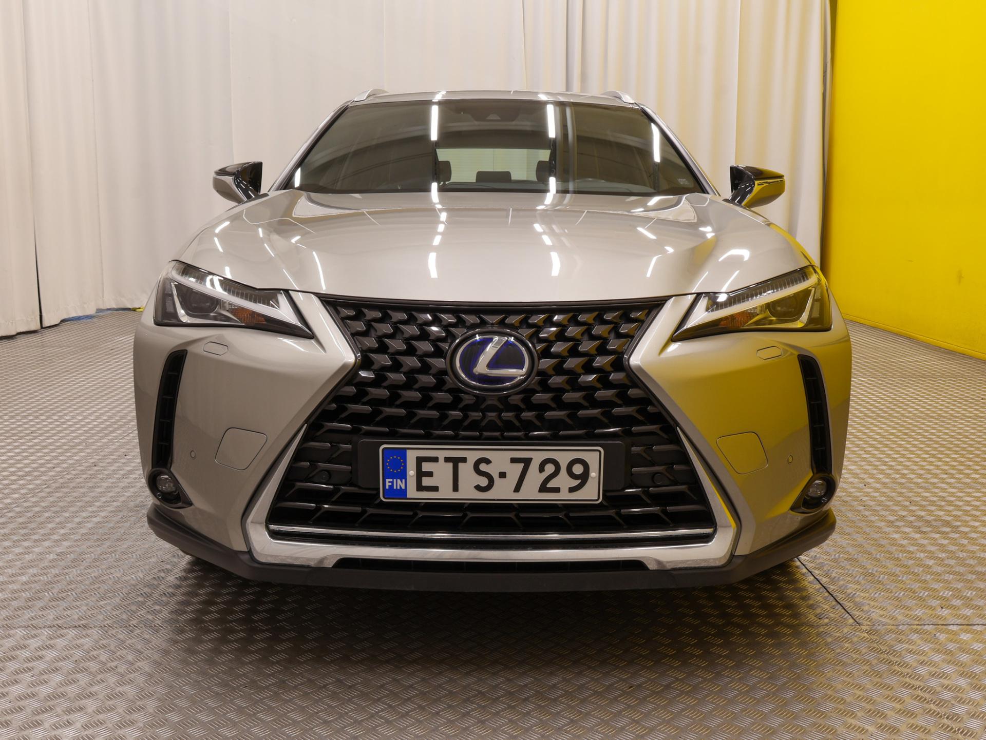 LEXUS UX 2021