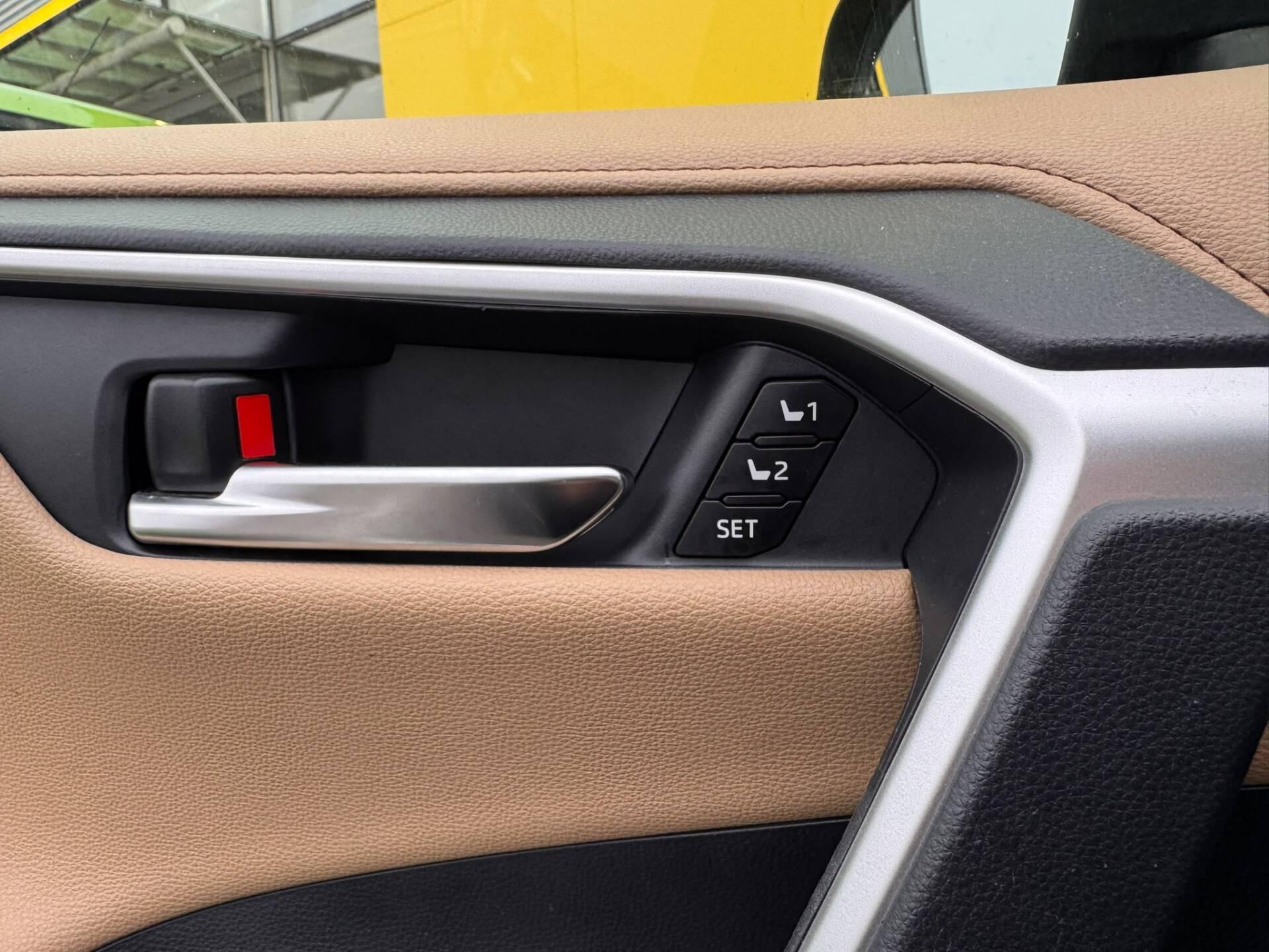 TOYOTA RAV4 2019