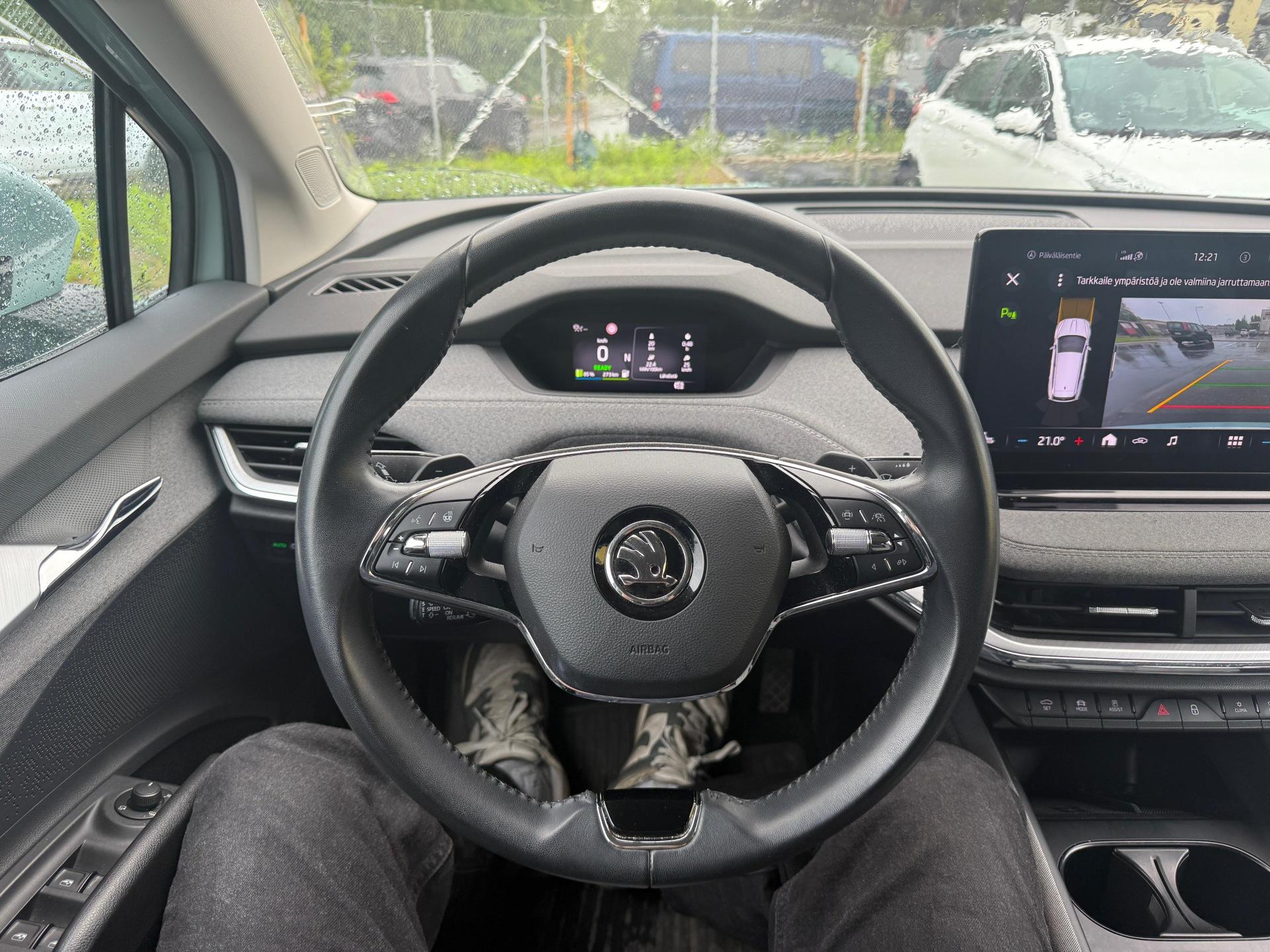 SKODA Enyaq 2023