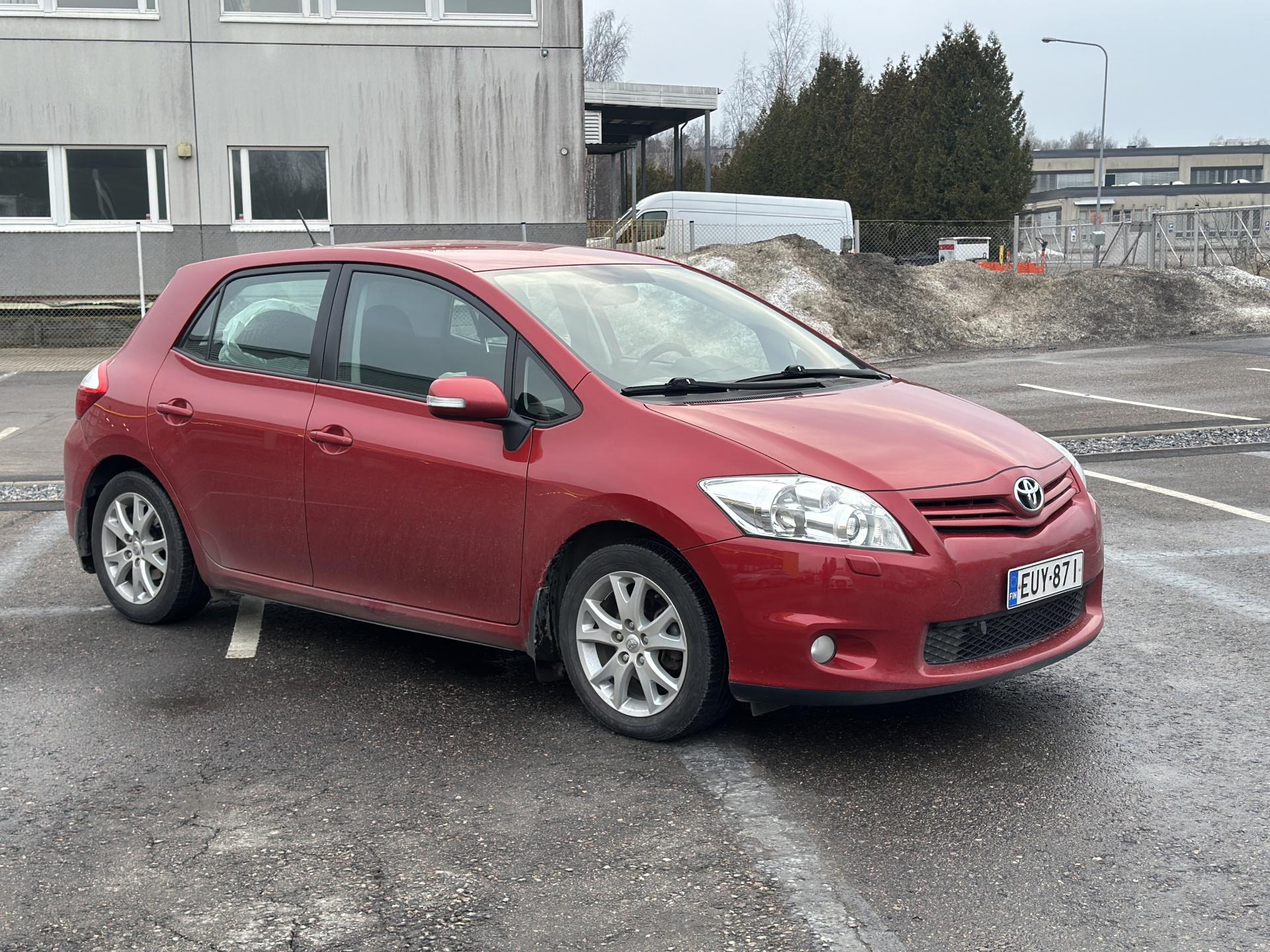 TOYOTA Auris 2012