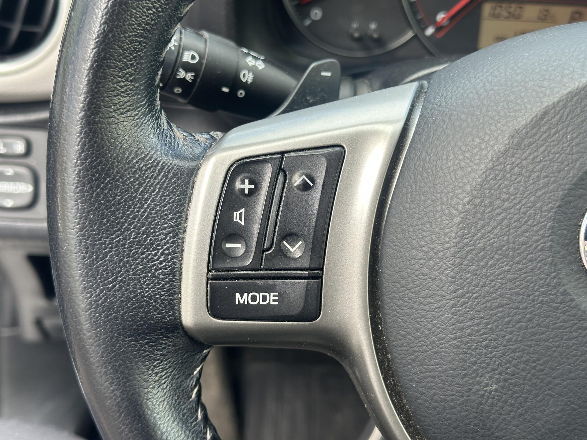 TOYOTA Yaris 2013