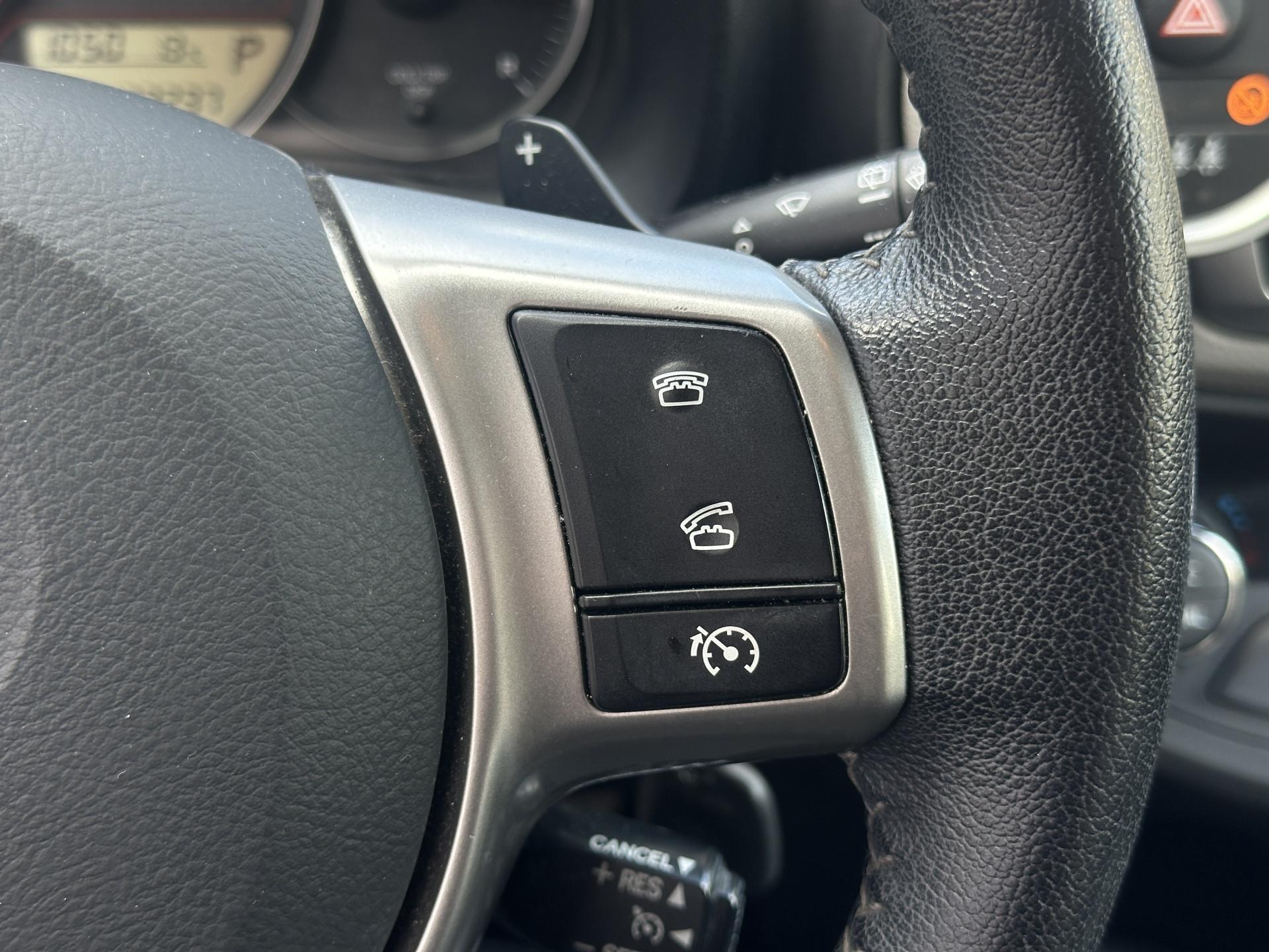 TOYOTA Yaris 2013
