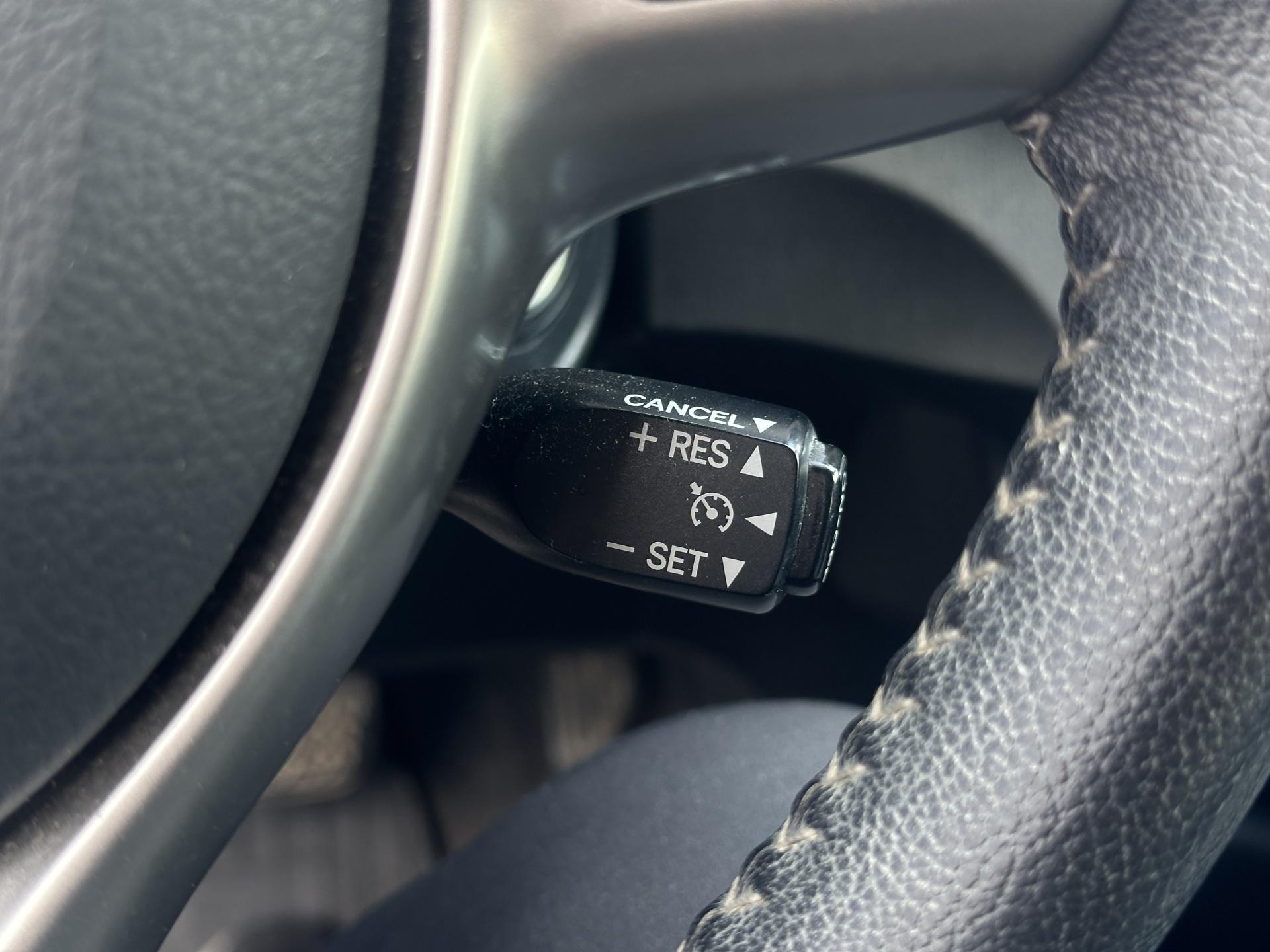TOYOTA Yaris 2013