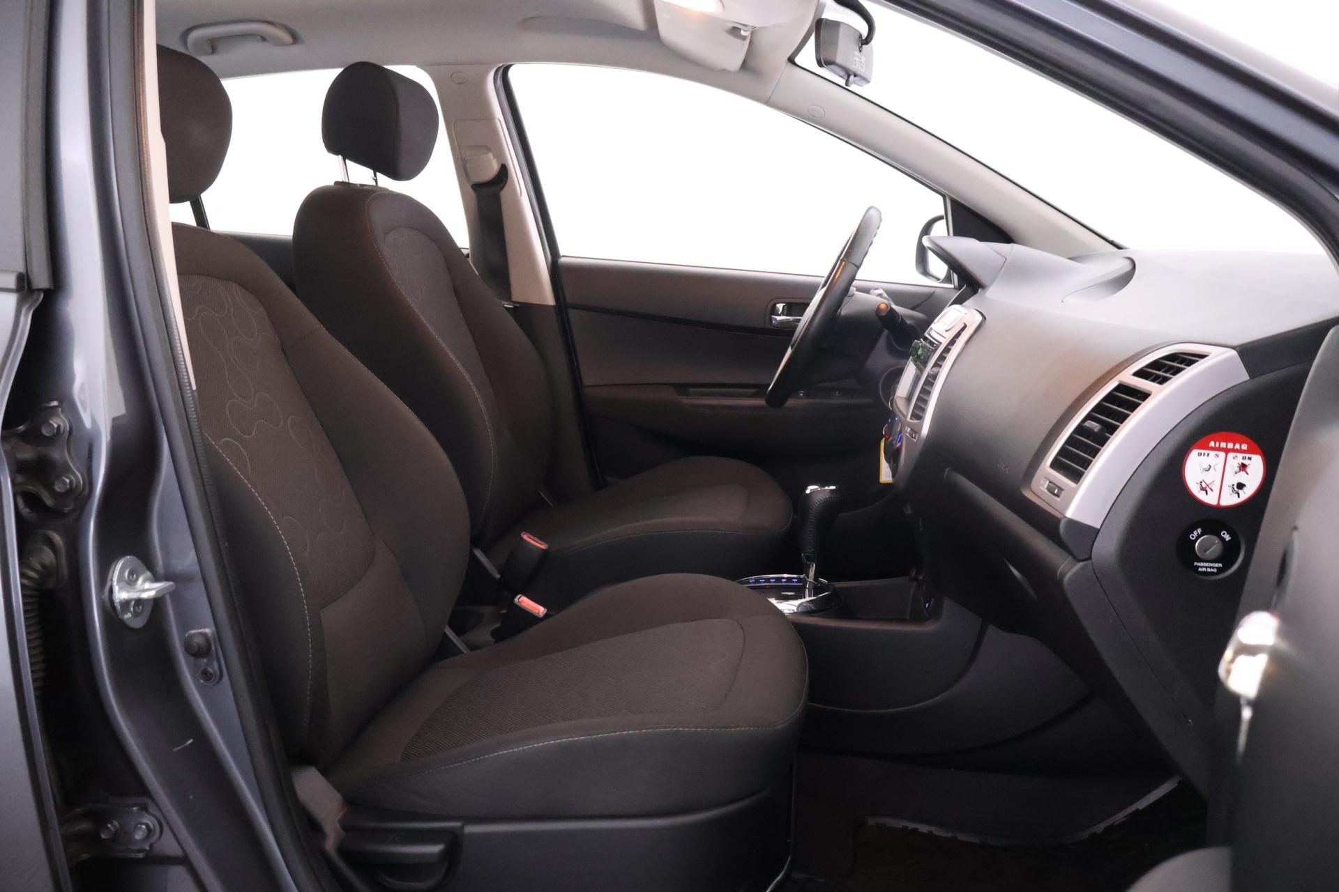 HYUNDAI i20 2012