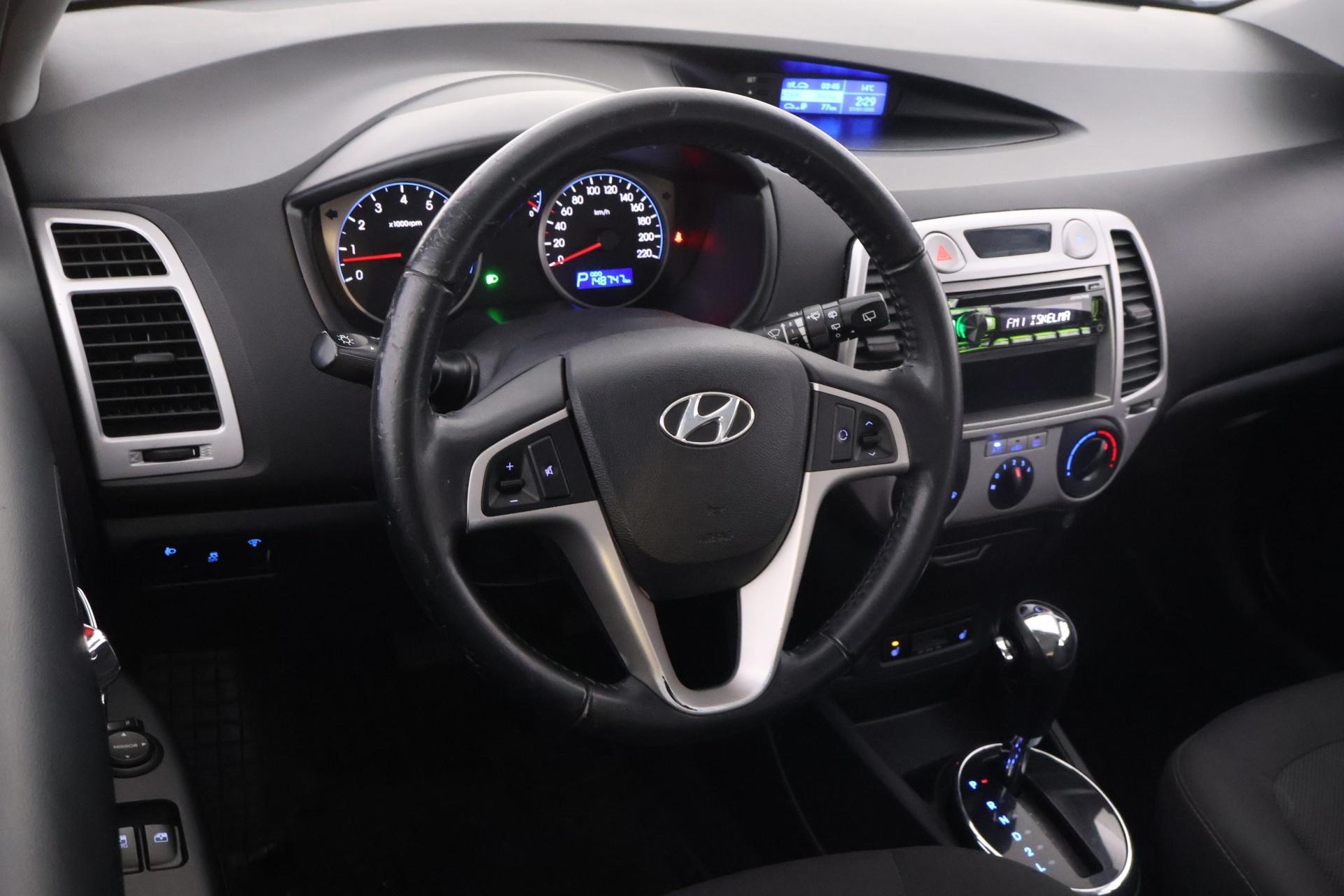 HYUNDAI i20 2012