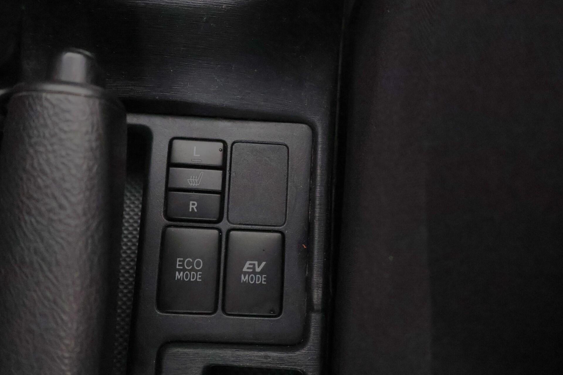 TOYOTA Yaris 2013