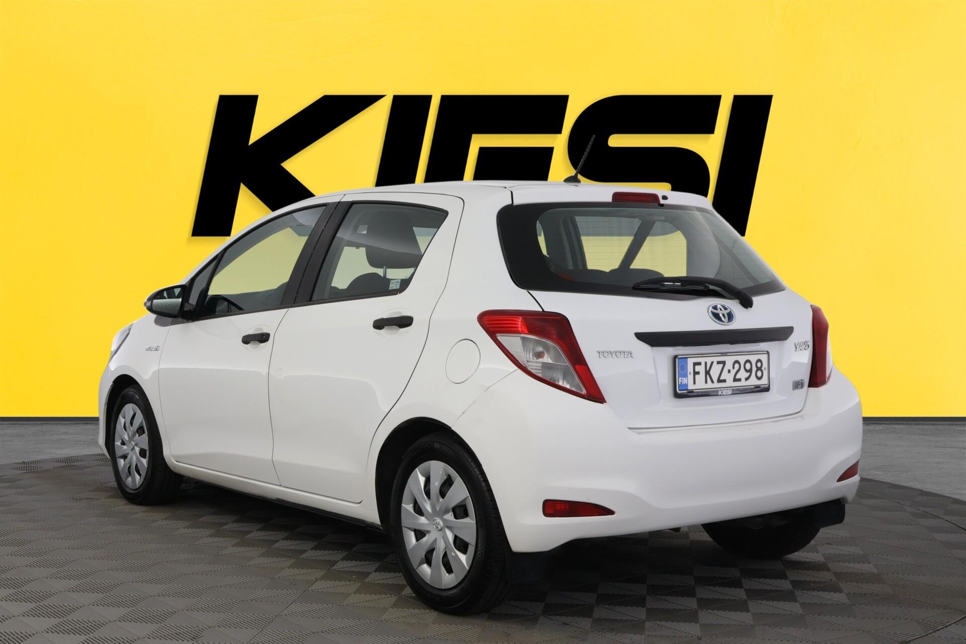 TOYOTA Yaris 2013