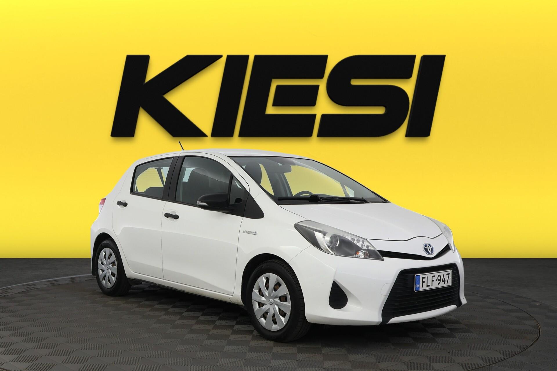 TOYOTA Yaris 2013