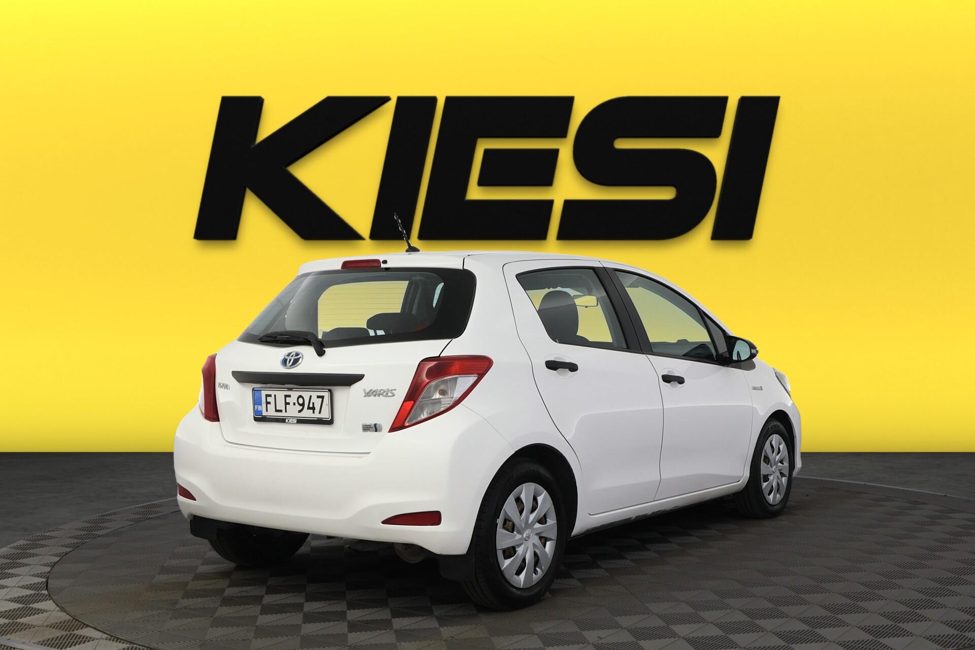 TOYOTA Yaris 2013