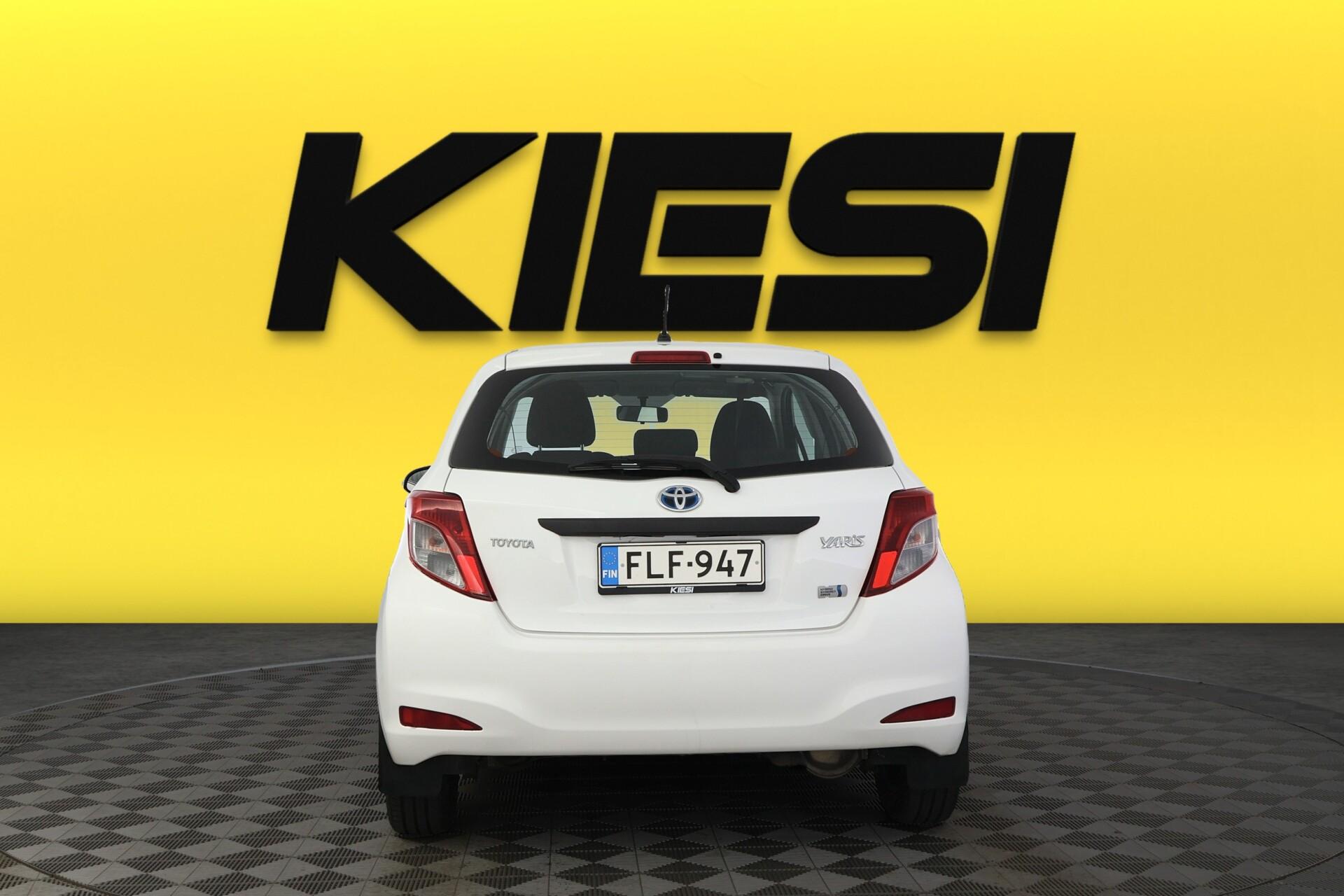 TOYOTA Yaris 2013