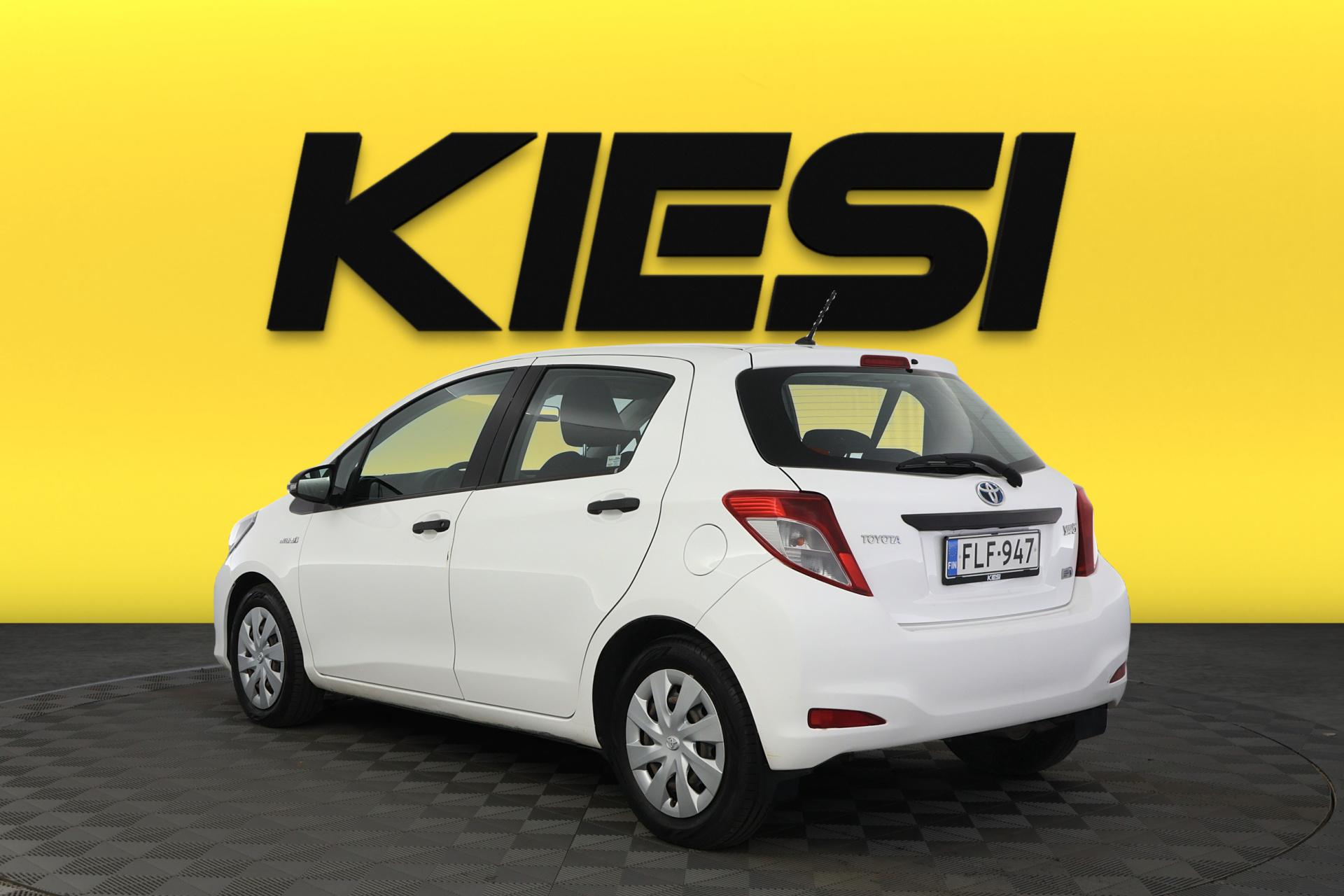 TOYOTA Yaris 2013