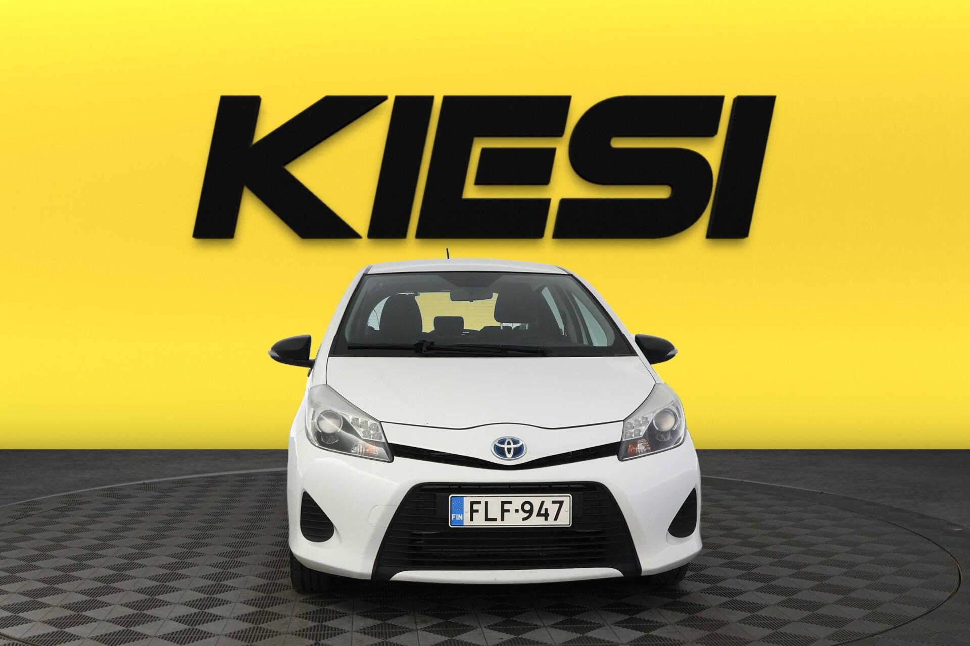 TOYOTA Yaris 2013