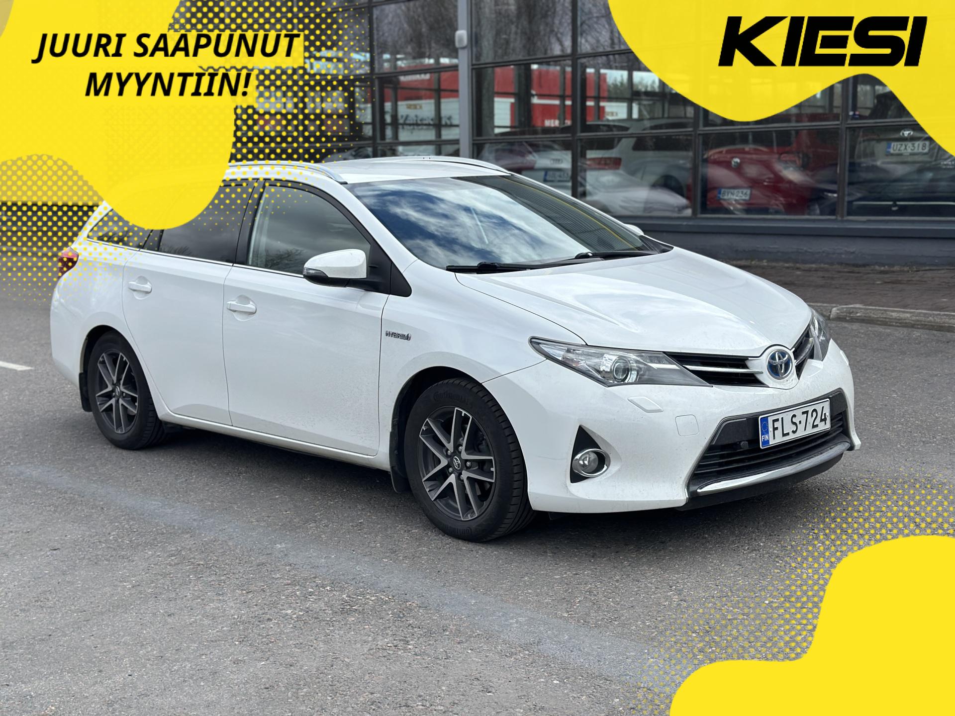TOYOTA Auris 2015