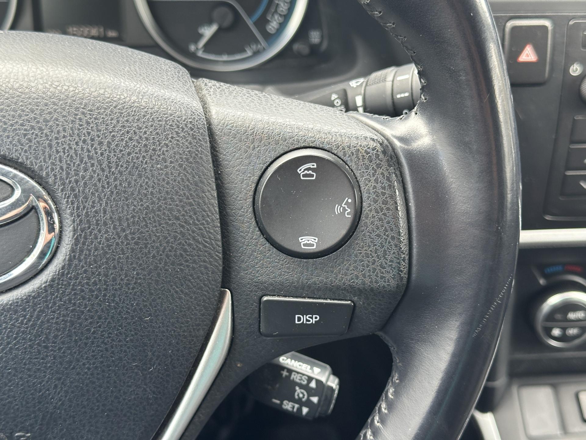 TOYOTA Auris 2015