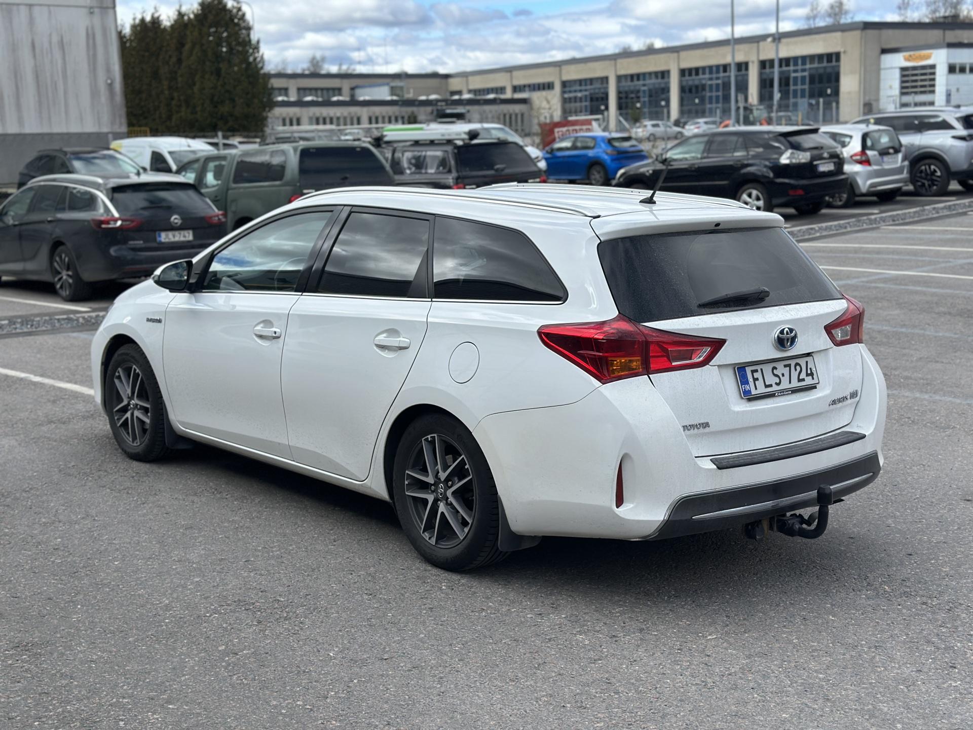 TOYOTA Auris 2015