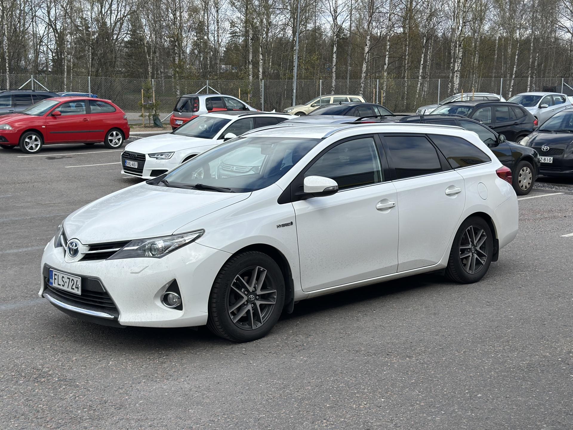 TOYOTA Auris 2015