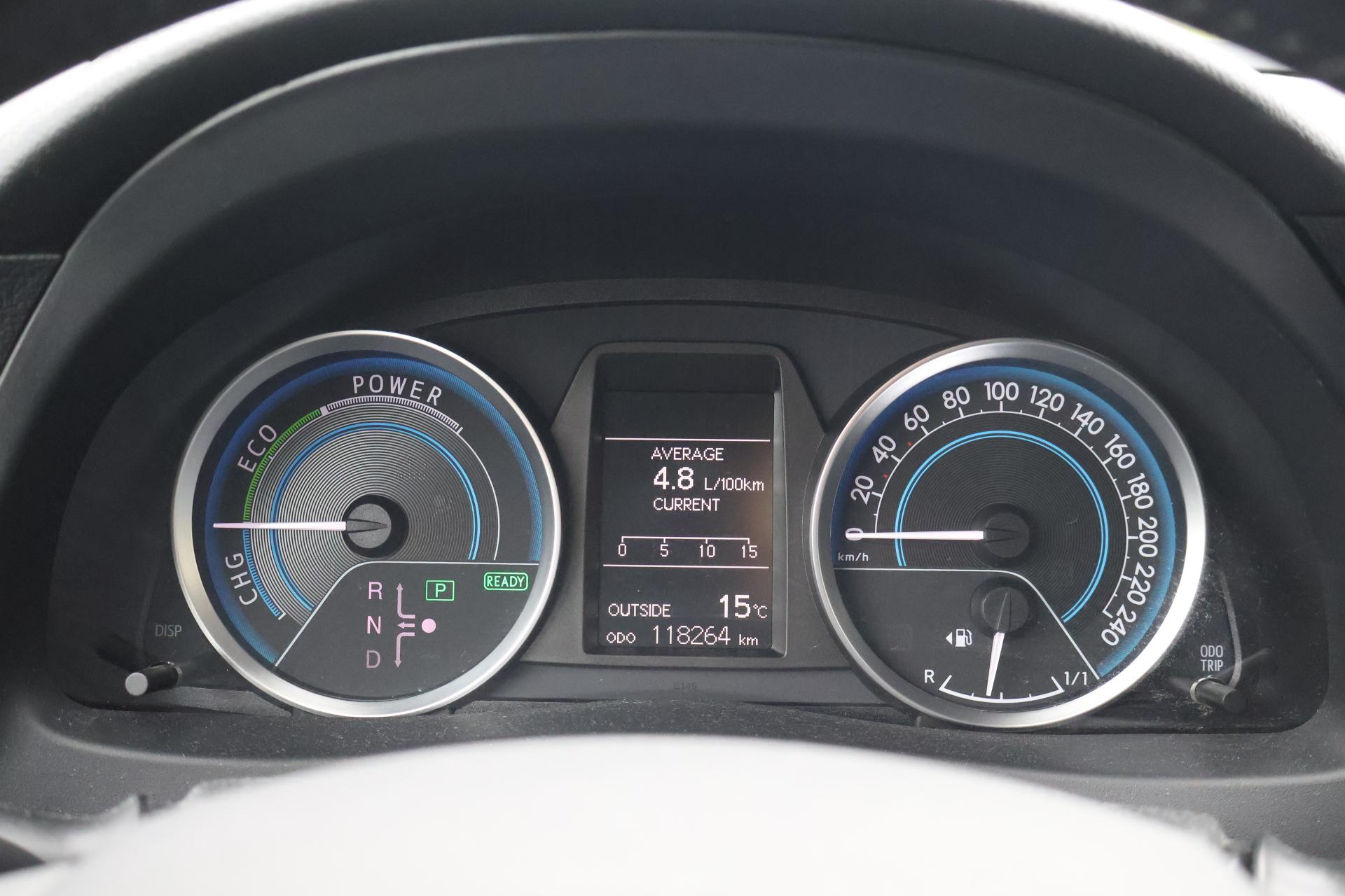 TOYOTA Auris 2015