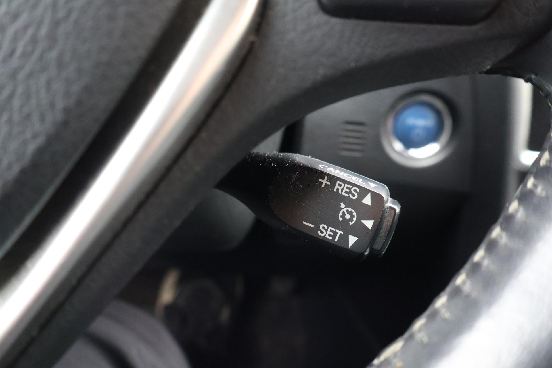 TOYOTA Auris 2015