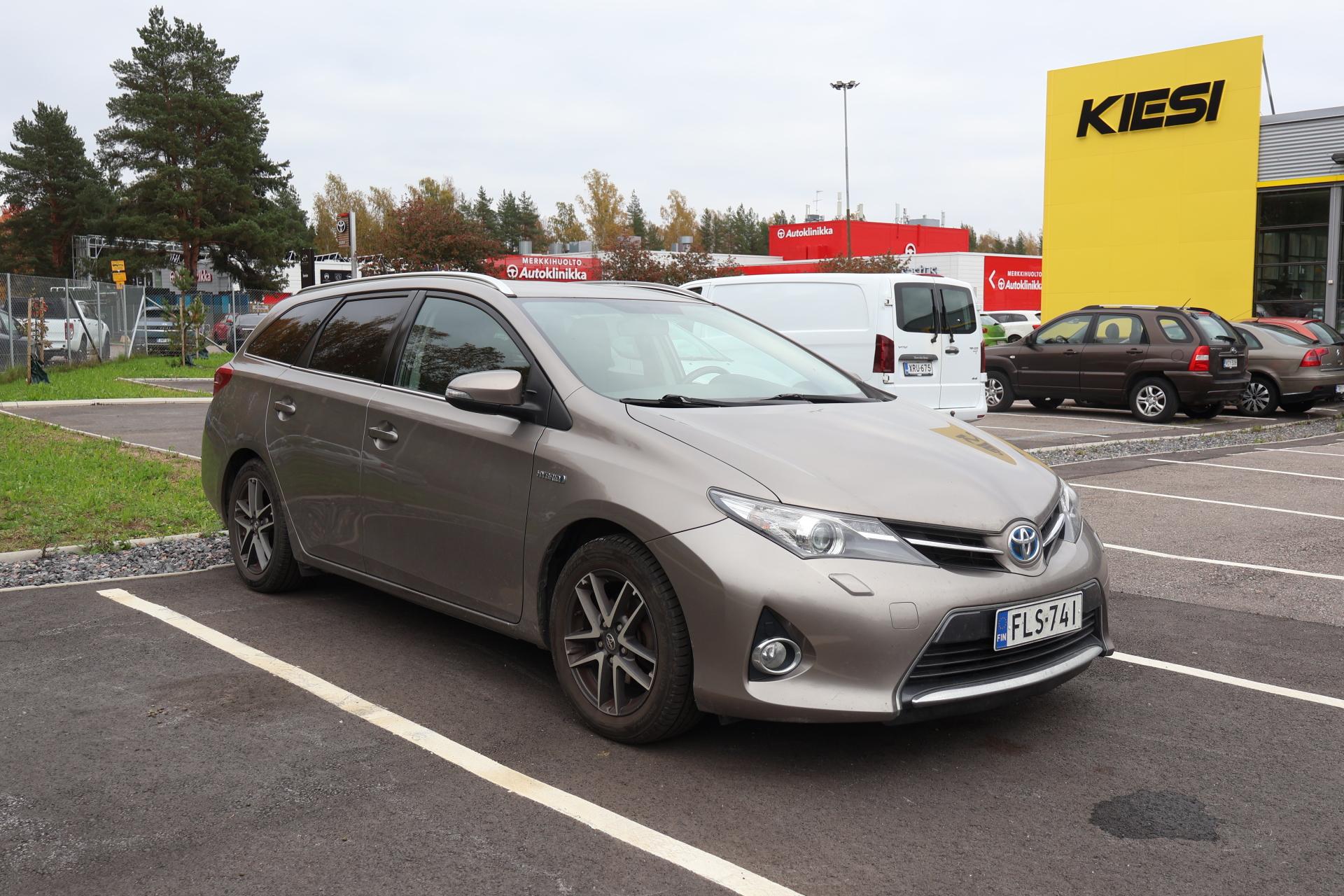 TOYOTA Auris 2015