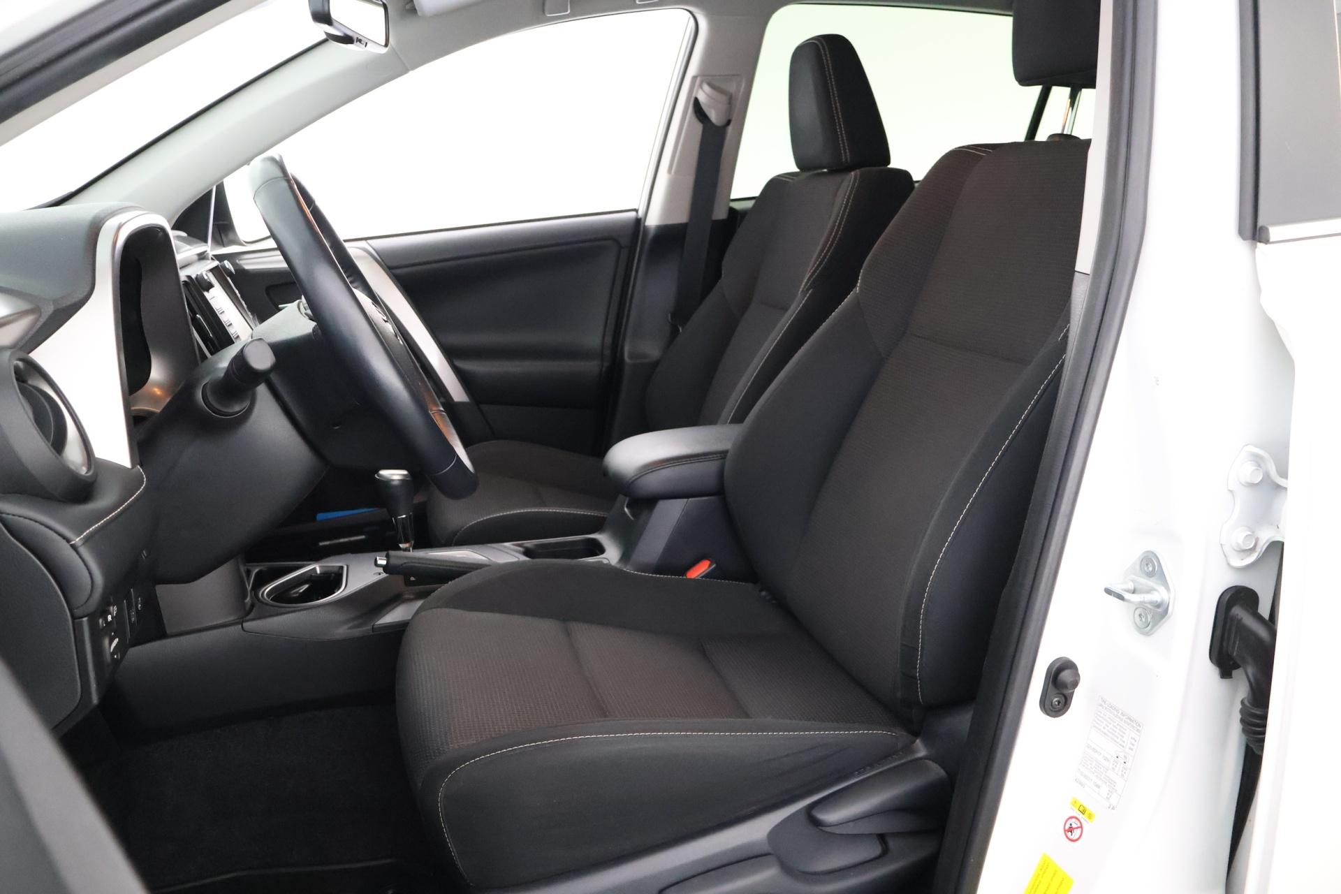 TOYOTA RAV4 2018