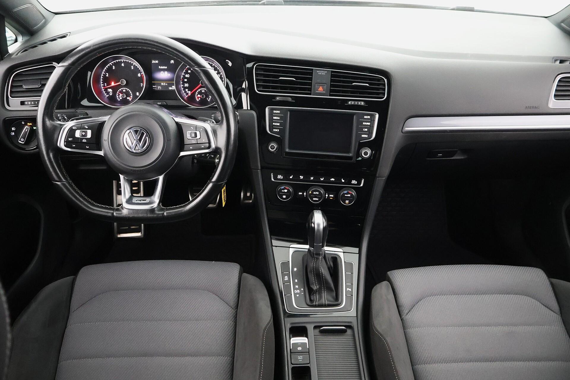VOLKSWAGEN Golf 2016