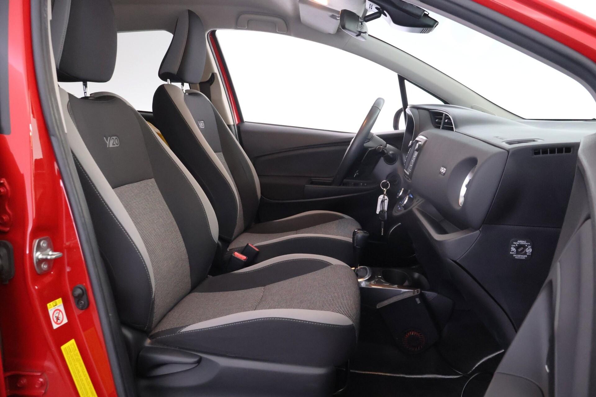 TOYOTA Yaris 2019