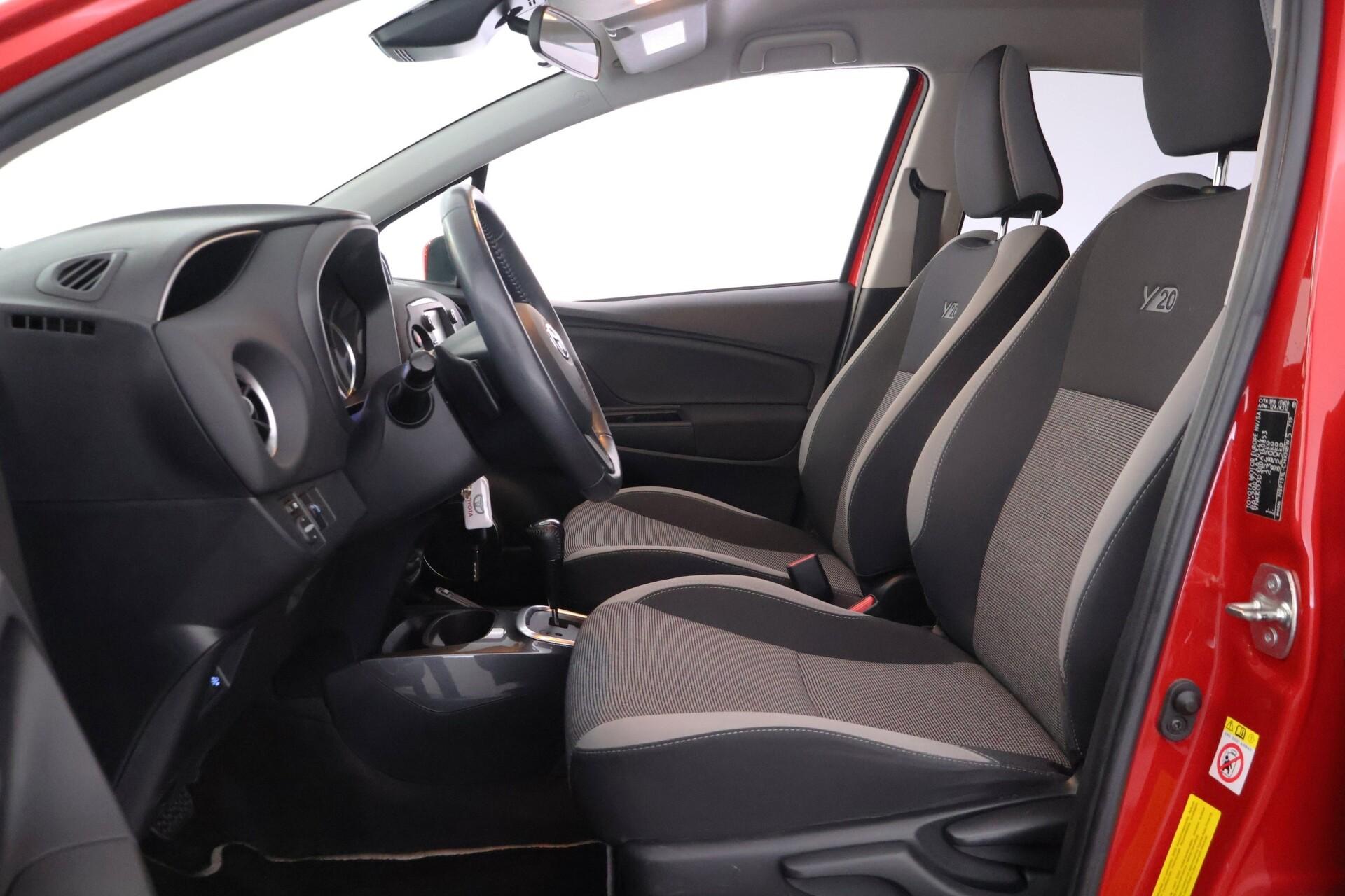 TOYOTA Yaris 2019