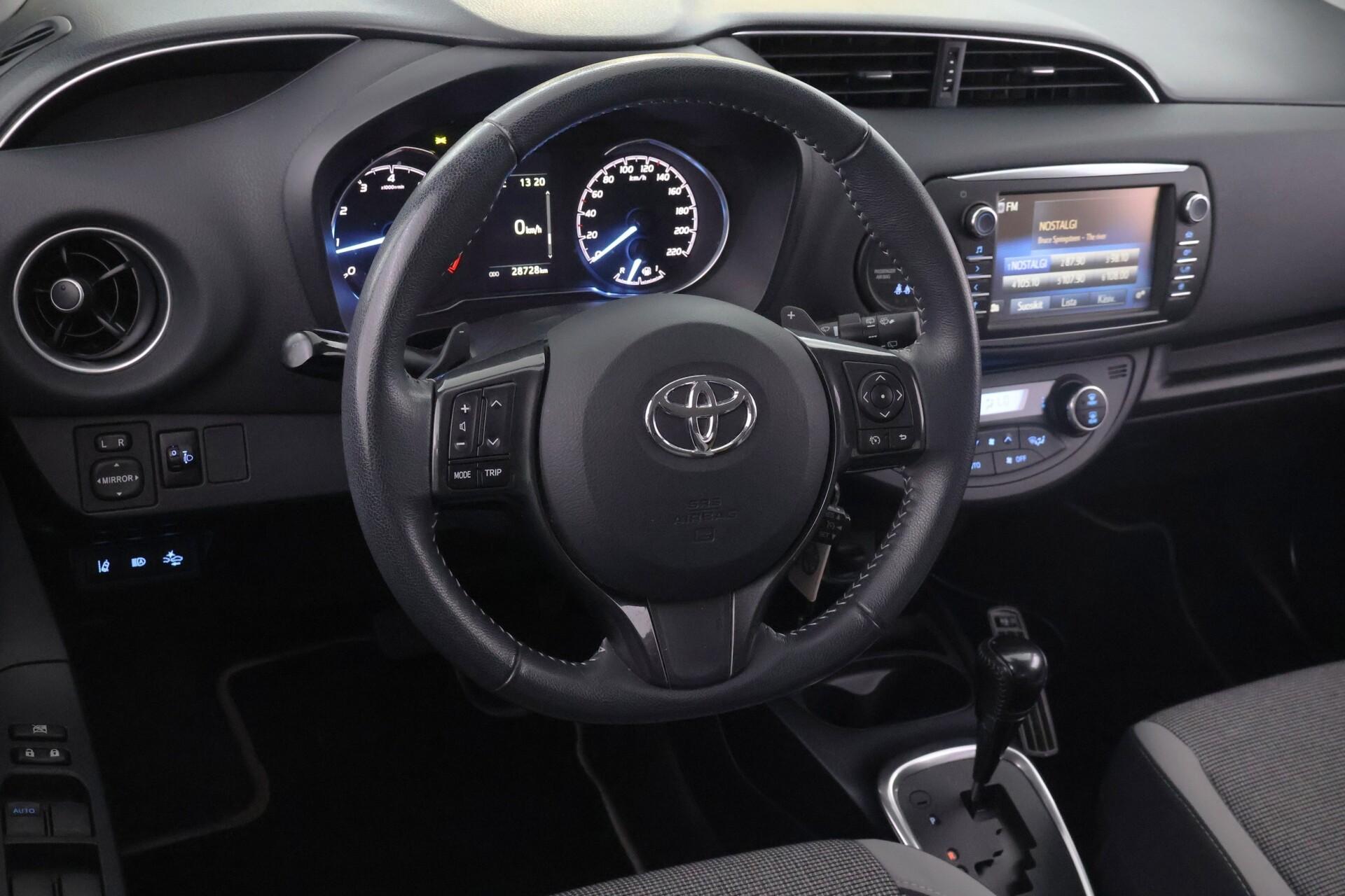 TOYOTA Yaris 2019